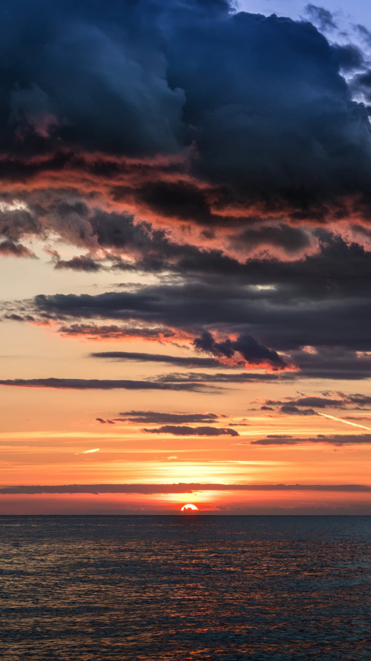 Sonnenuntergang, Ios, Cloud, Wasser, Atmosphäre. Wallpaper in 750x1334 Resolution