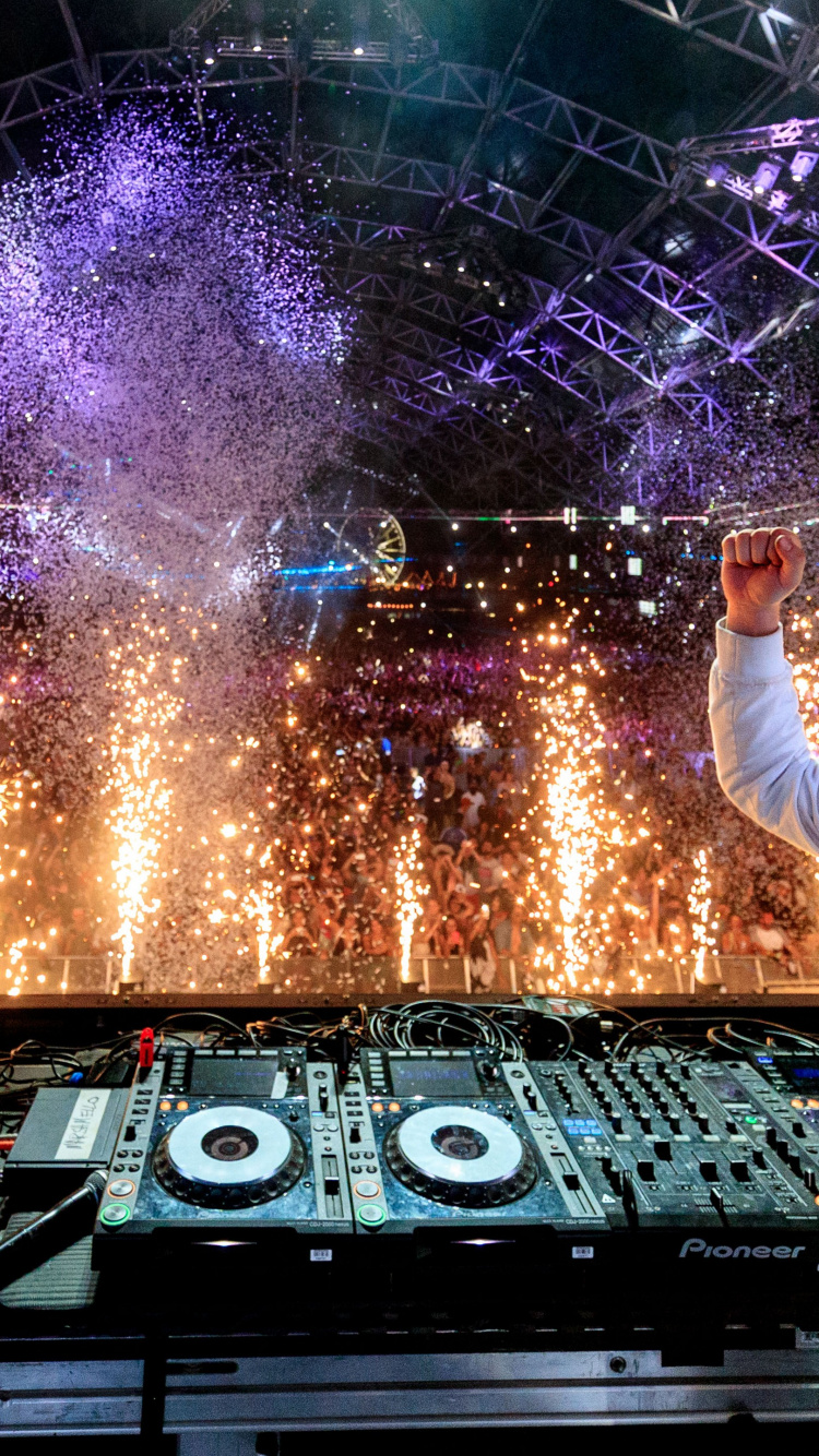 Concert, Fortnite Extended Set, Electronic Dance Music, Here With Me, Automotive Lighting. Wallpaper in 750x1334 Resolution