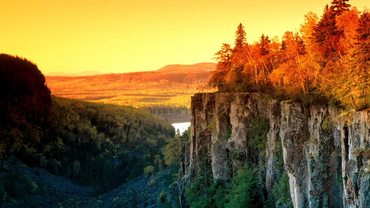 Green Trees on Mountain During Daytime. Wallpaper in 1280x720 Resolution