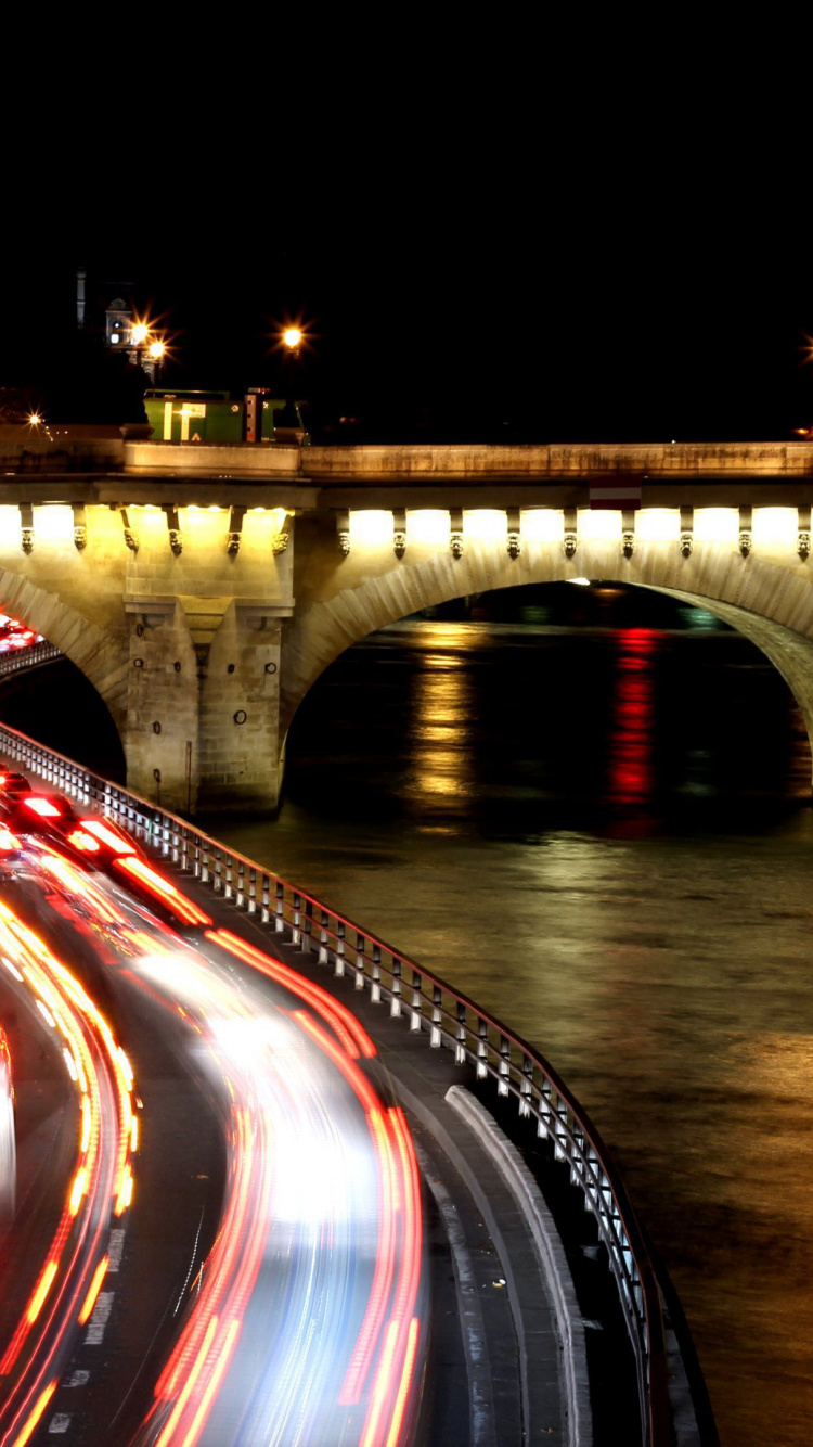 Fotografía de Lapso de Tiempo de Automóviles en la Carretera Durante la Noche. Wallpaper in 750x1334 Resolution