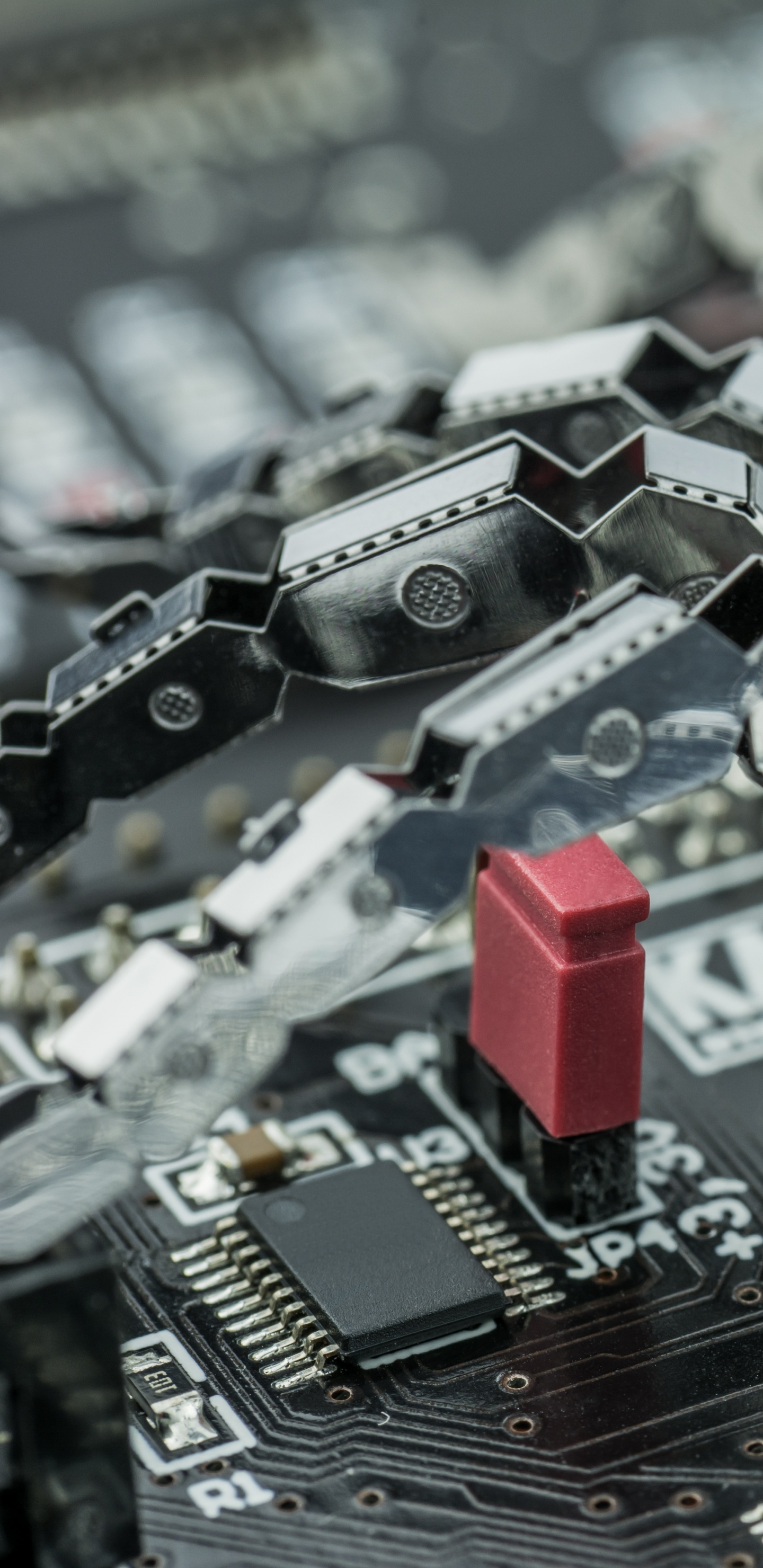 Herramienta de Metal Plateado y Rojo. Wallpaper in 1440x2960 Resolution