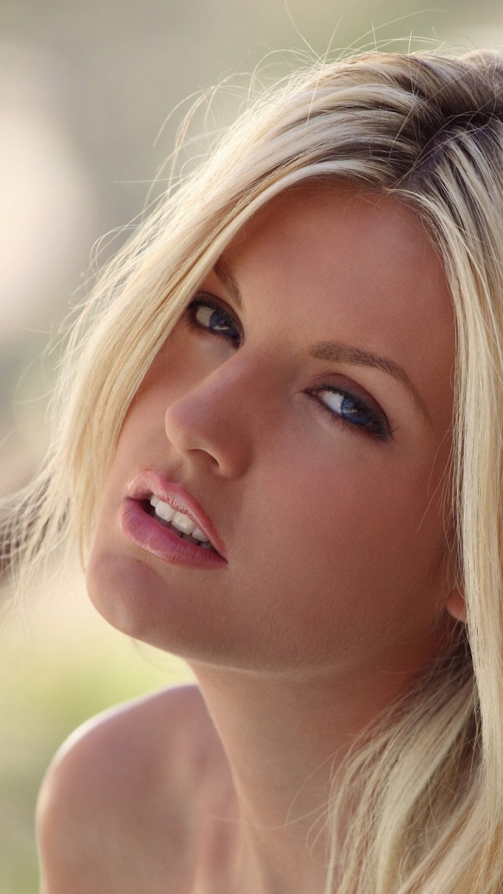 Haar, Blonde, Schönheit, Frisur, Lange Haare. Wallpaper in 720x1280 Resolution
