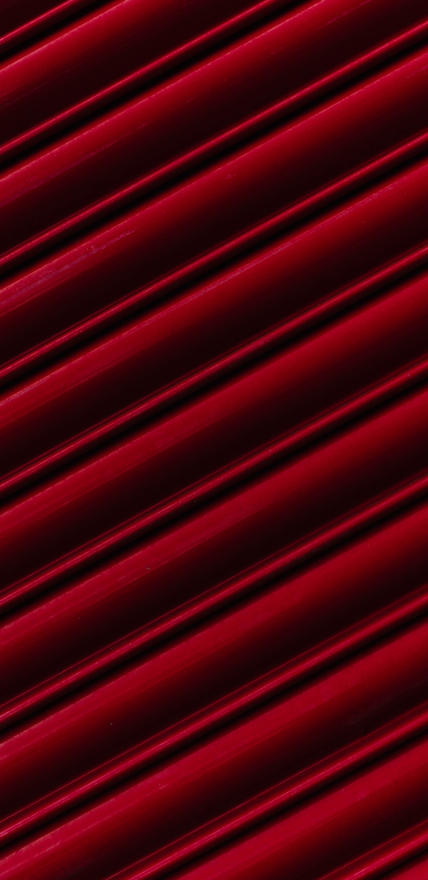 Rideau de Fenêtre Rouge en Photographie Rapprochée. Wallpaper in 1440x2960 Resolution