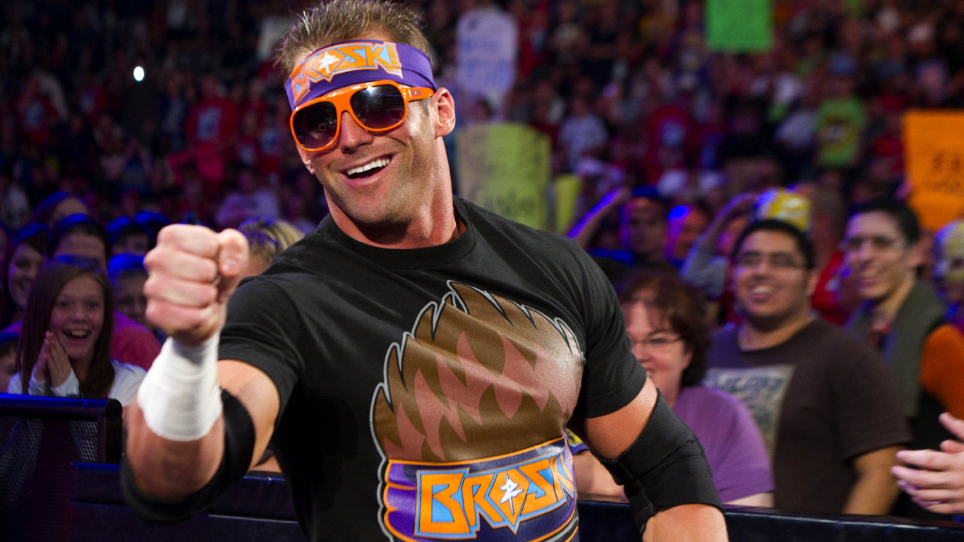 Mann im Schwarzen T-Shirt Mit Rundhalsausschnitt Und Sonnenbrille. Wallpaper in 1366x768 Resolution