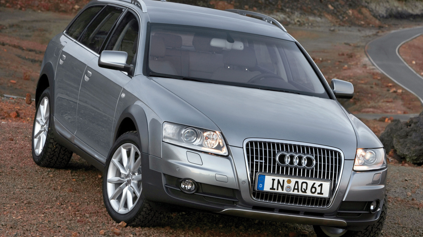 Plata Audi a 4 Sedán. Wallpaper in 1366x768 Resolution