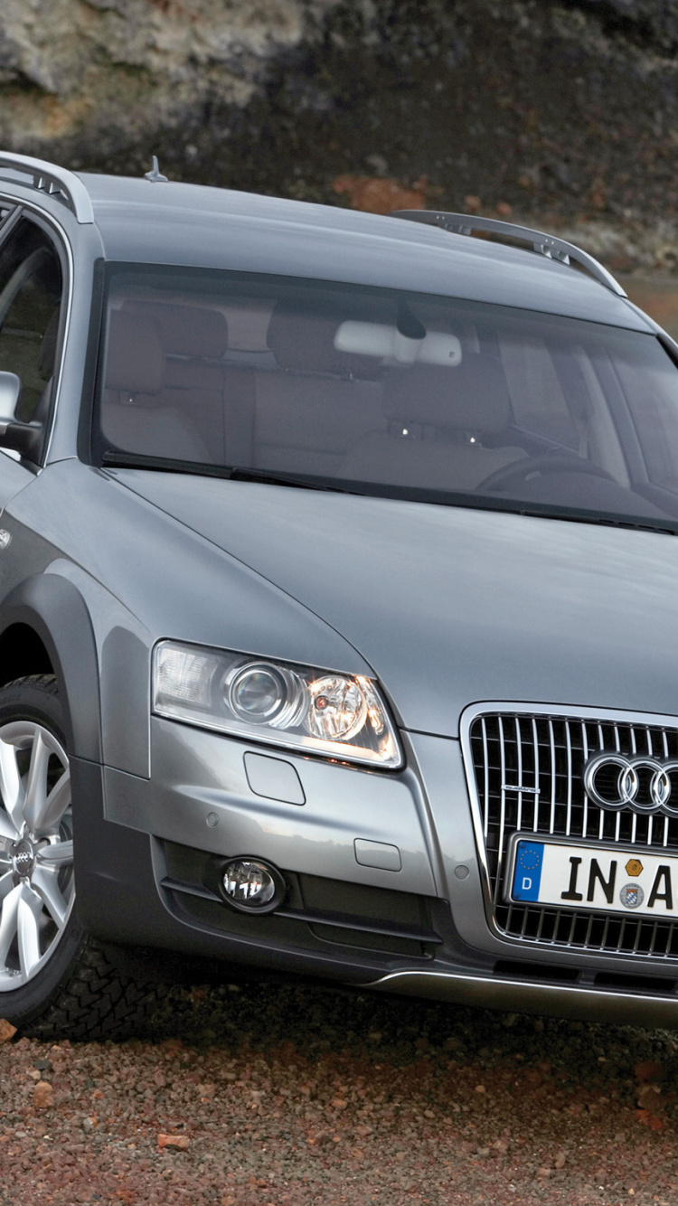 Silber Audi a 4 Limousine. Wallpaper in 750x1334 Resolution