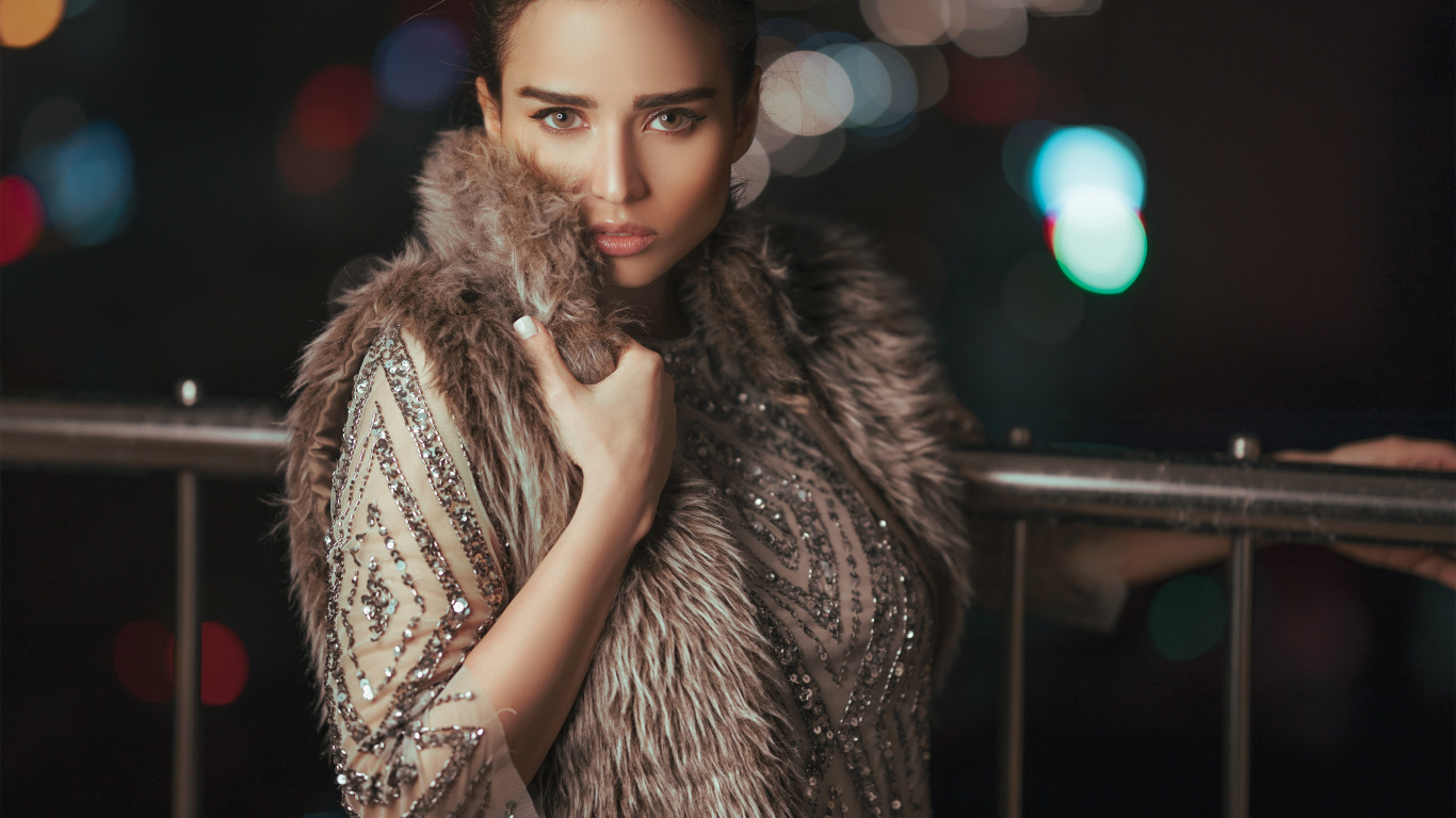 Clothing, Fashion, Fur, Fur Clothing, Hair. Wallpaper in 1366x768 Resolution
