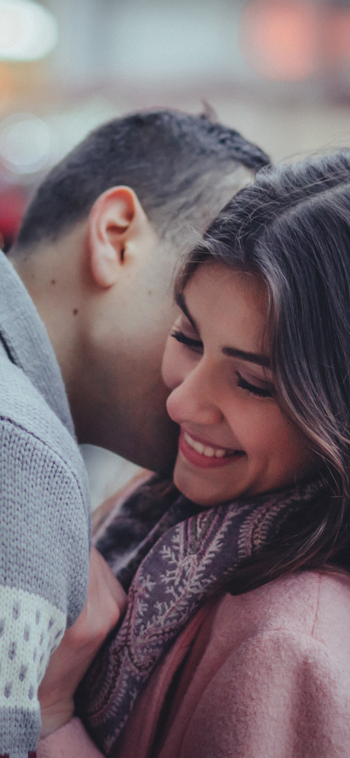 Romantik, Liebe, Interaktion, Kuss, Umarmung. Wallpaper in 1125x2436 Resolution