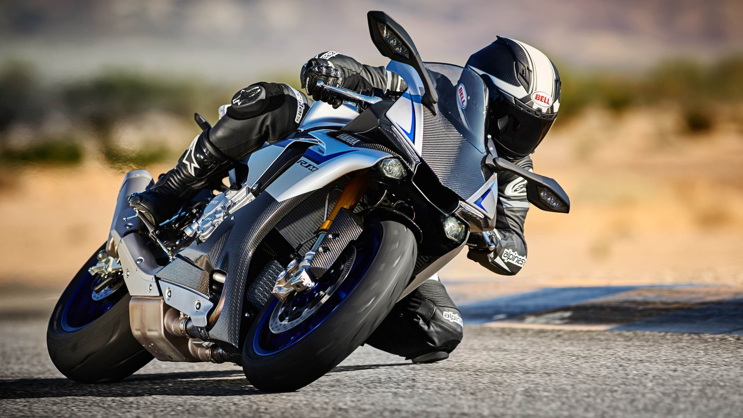Black and Blue Sports Bike. Wallpaper in 2560x1440 Resolution
