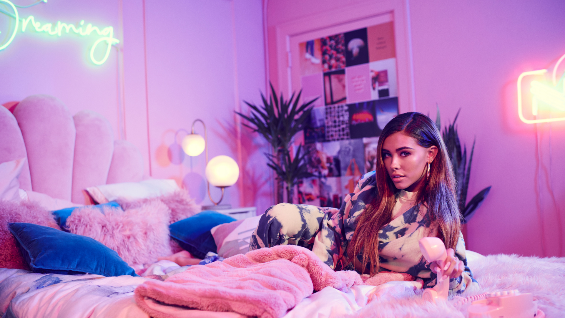 Madison Beer, Purple, Couch, Fashion, Decoration. Wallpaper in 1920x1080 Resolution