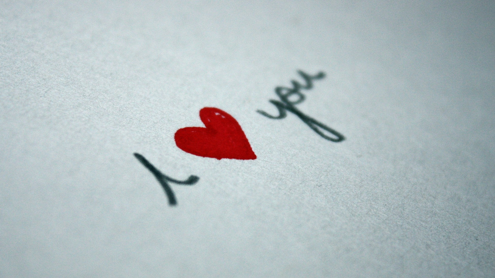 Corazón Rojo Sobre Papel Blanco. Wallpaper in 1920x1080 Resolution