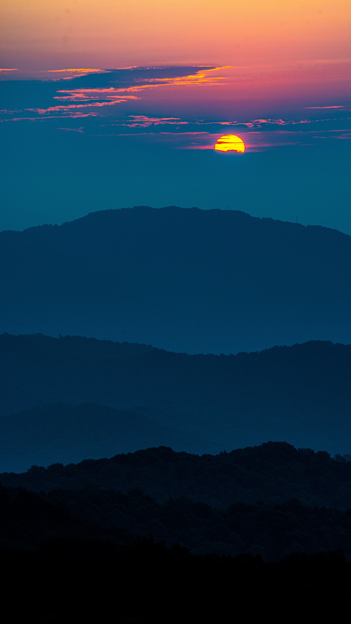 Amanecer, Azul, Montaña, Cumulus, Afterglow. Wallpaper in 1440x2560 Resolution