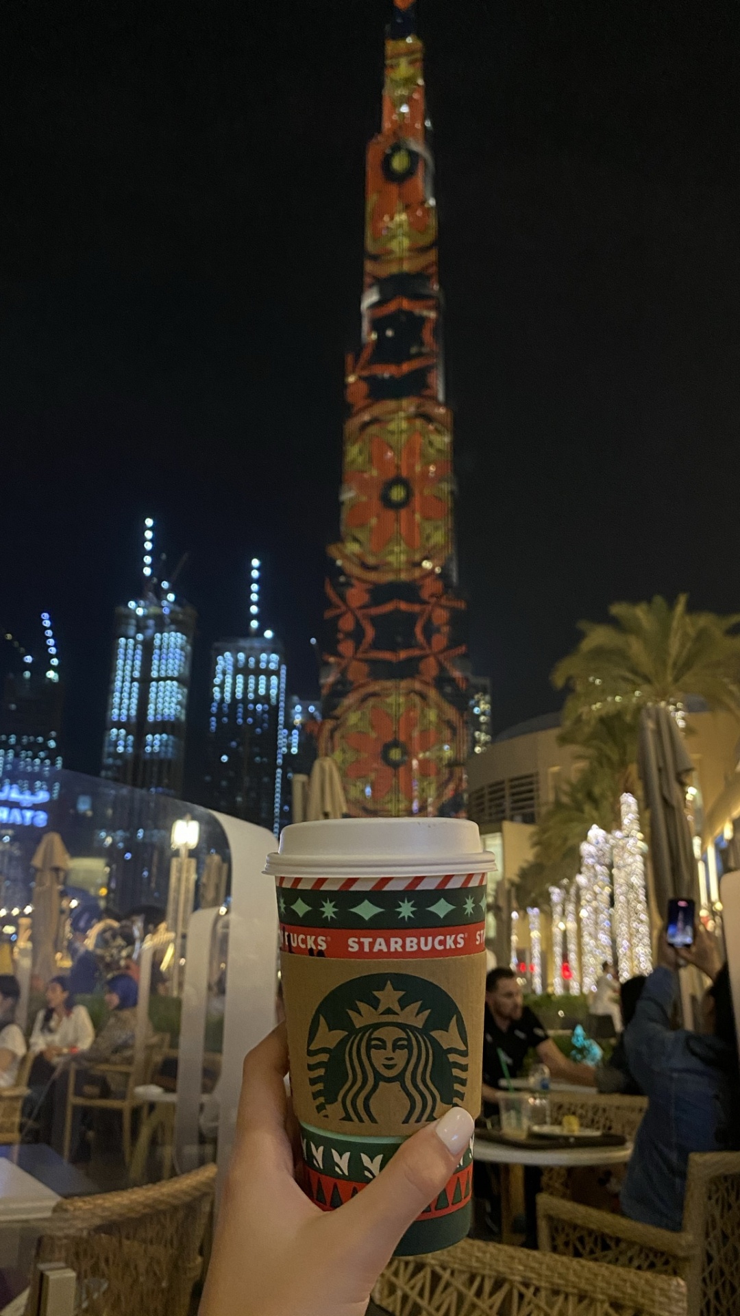 Dubaï, Burj Khalifa, Logo Starbucks 2011, Nuit, Minuit. Wallpaper in 1080x1920 Resolution