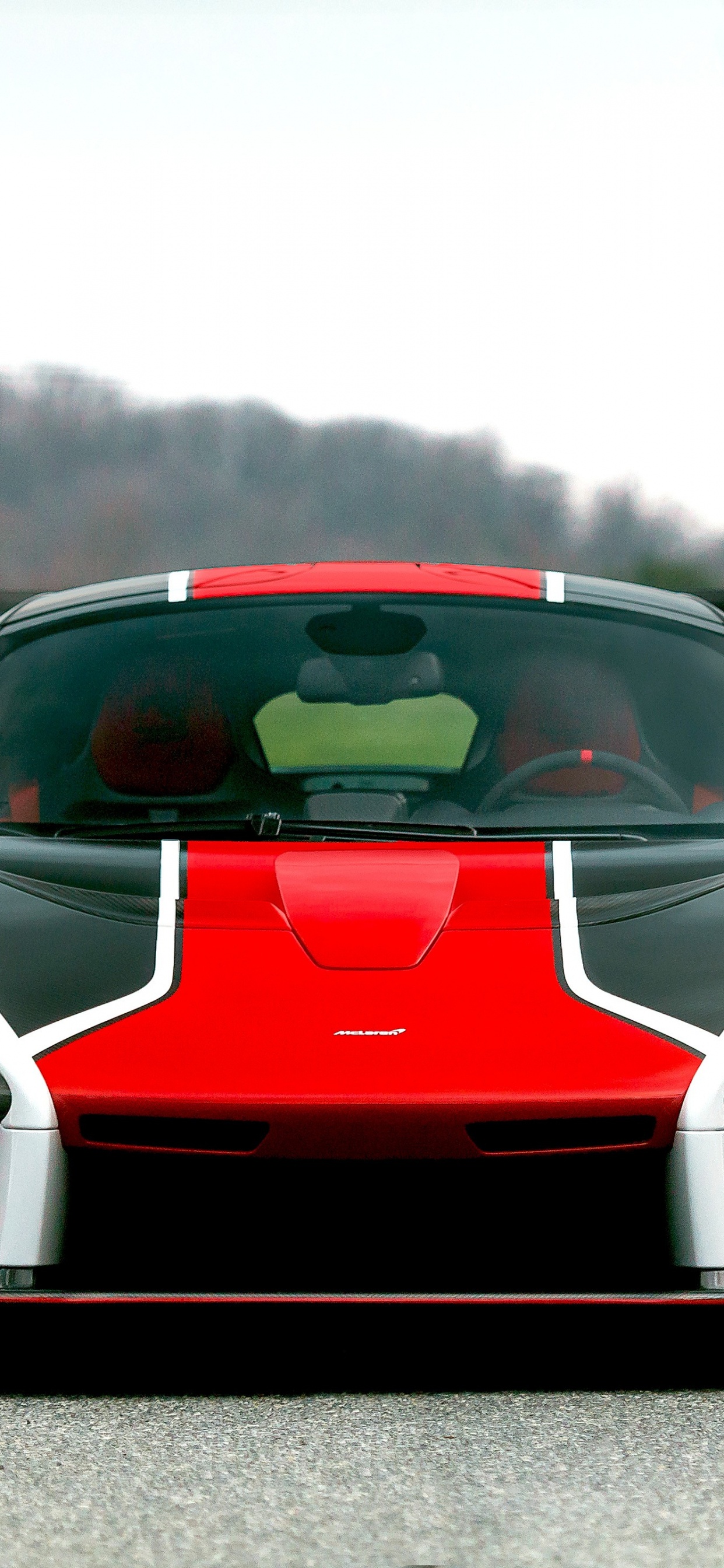 Devant Séné, Mclaren de Senna, Mclaren, Supercar, Course de Voiture de Sport. Wallpaper in 1242x2688 Resolution