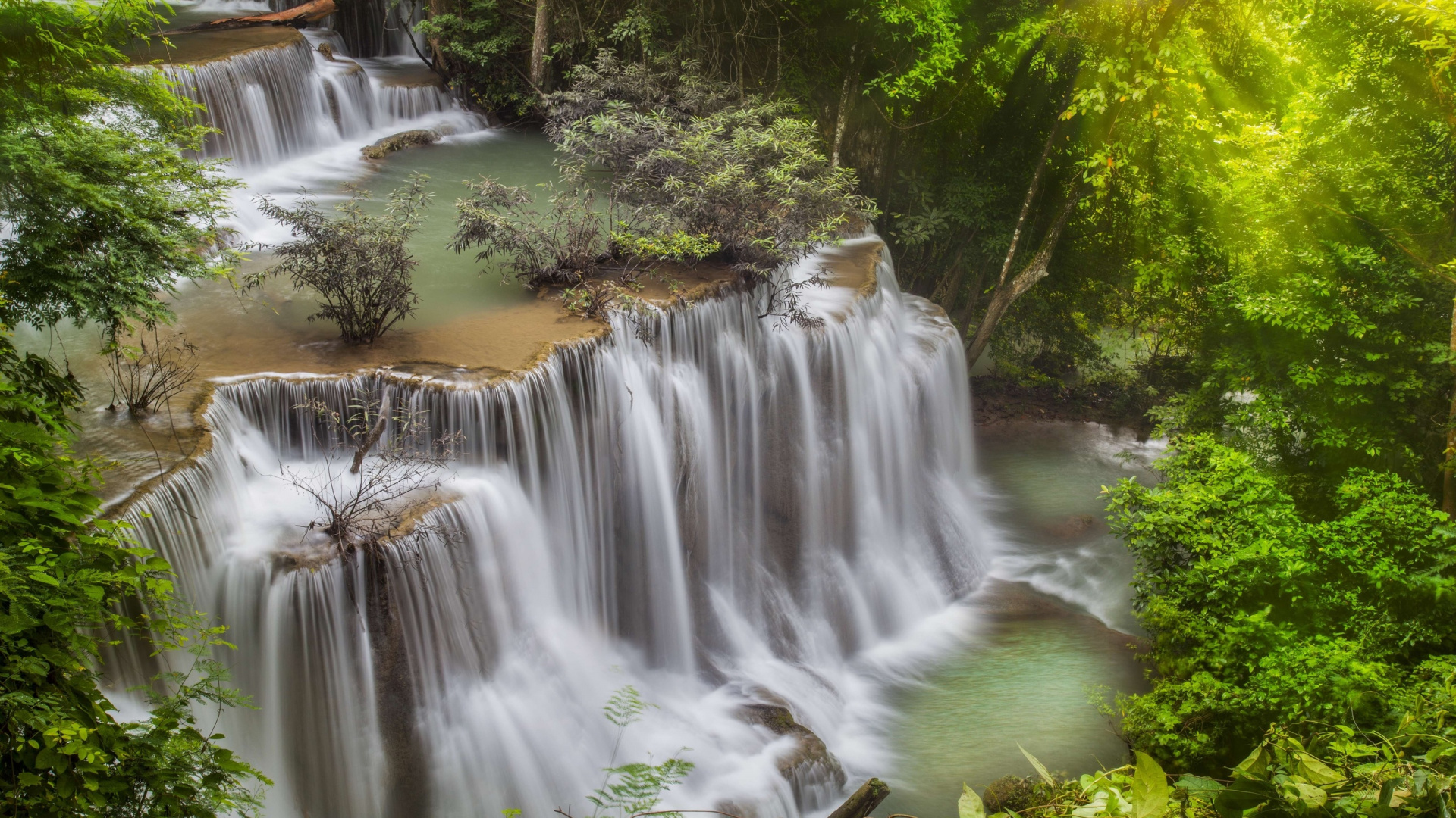 Cascades en Forêt Pendant la Journée. Wallpaper in 1920x1080 Resolution