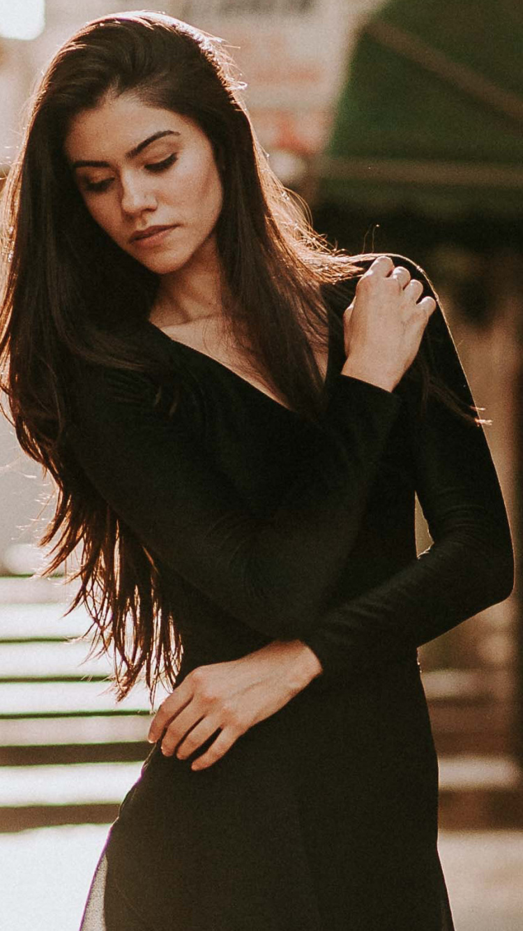 Hair, Black, Fashion Model, Clothing, Beauty. Wallpaper in 750x1334 Resolution