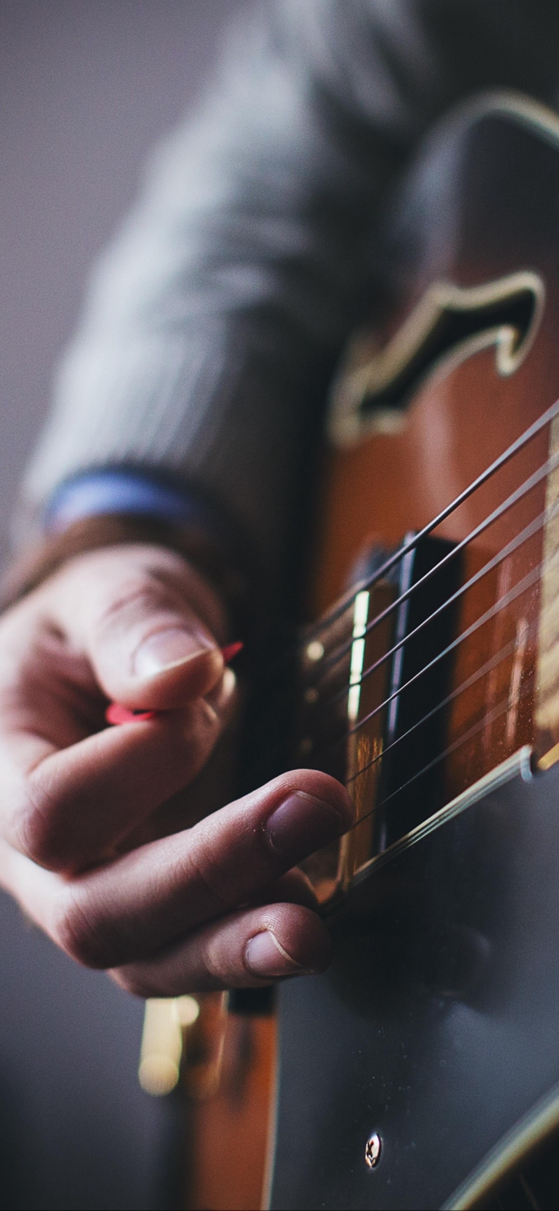 Akustikgitarre, Plektrum, Gitarre, Bass, Gitarrist. Wallpaper in 1125x2436 Resolution