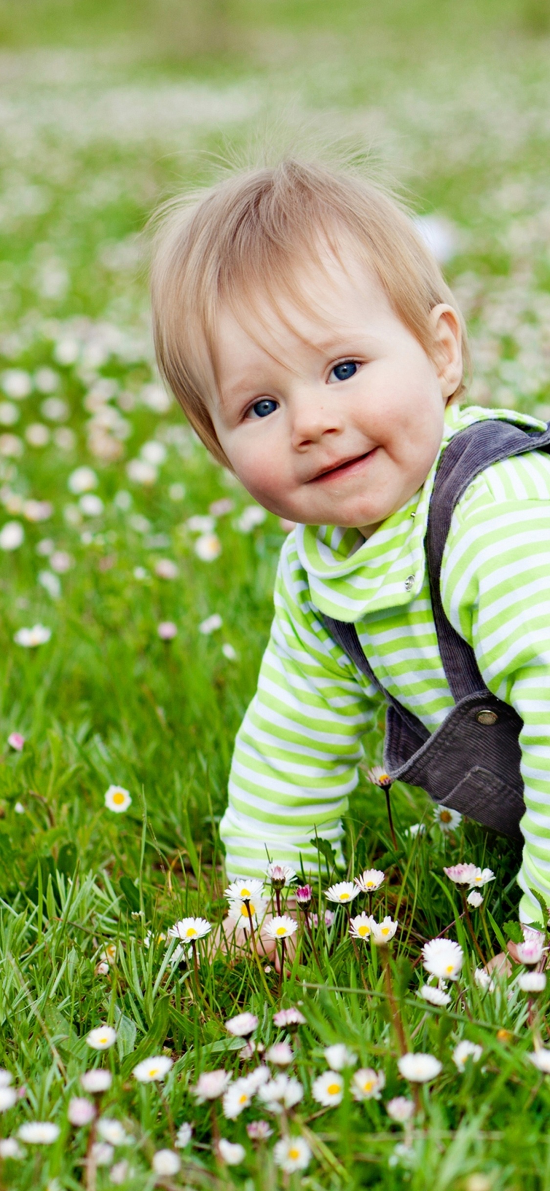 Nourrisson, Enfant, Printemps, Nature, Pelouse. Wallpaper in 1125x2436 Resolution