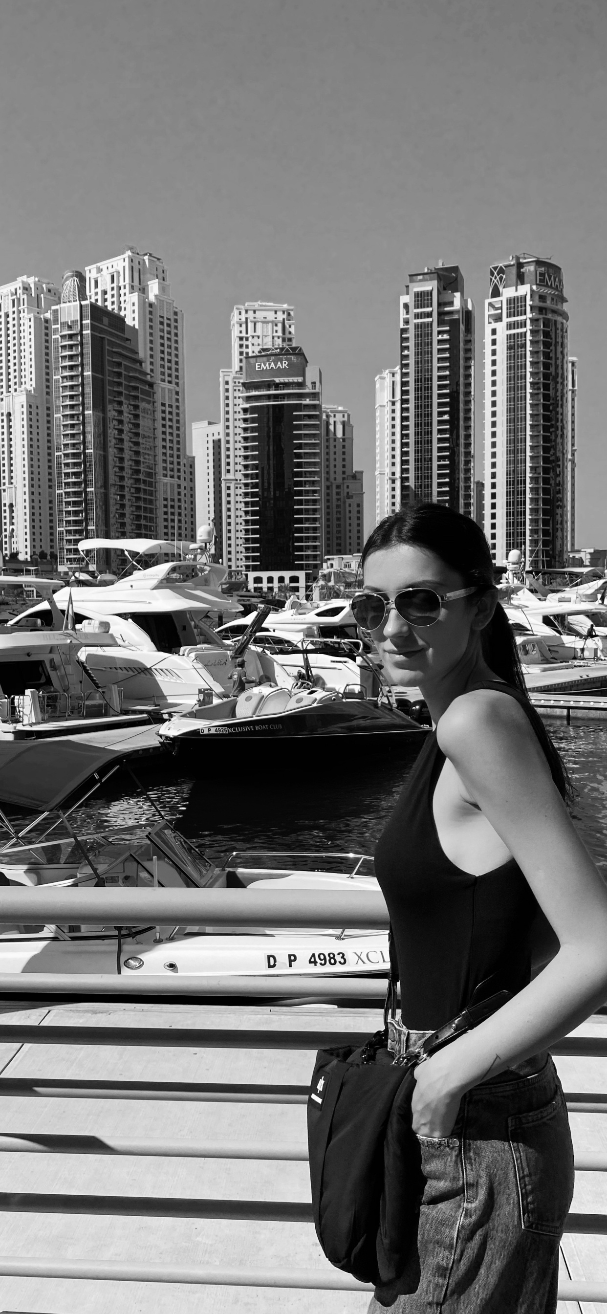 en Blanco y Negro, Agua, Torre de Bloques, Gafas de Sol, Urbe. Wallpaper in 1242x2688 Resolution