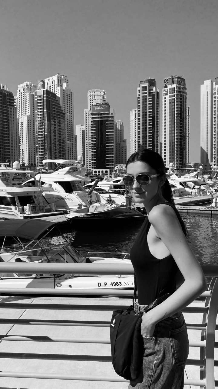 en Blanco y Negro, Agua, Torre de Bloques, Gafas de Sol, Urbe. Wallpaper in 720x1280 Resolution