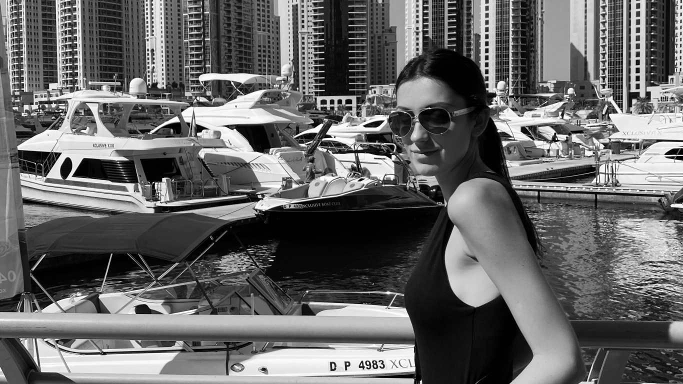 Noir et Blanc, Eau, Tour de Bloc, Lunettes, Métropole. Wallpaper in 1366x768 Resolution