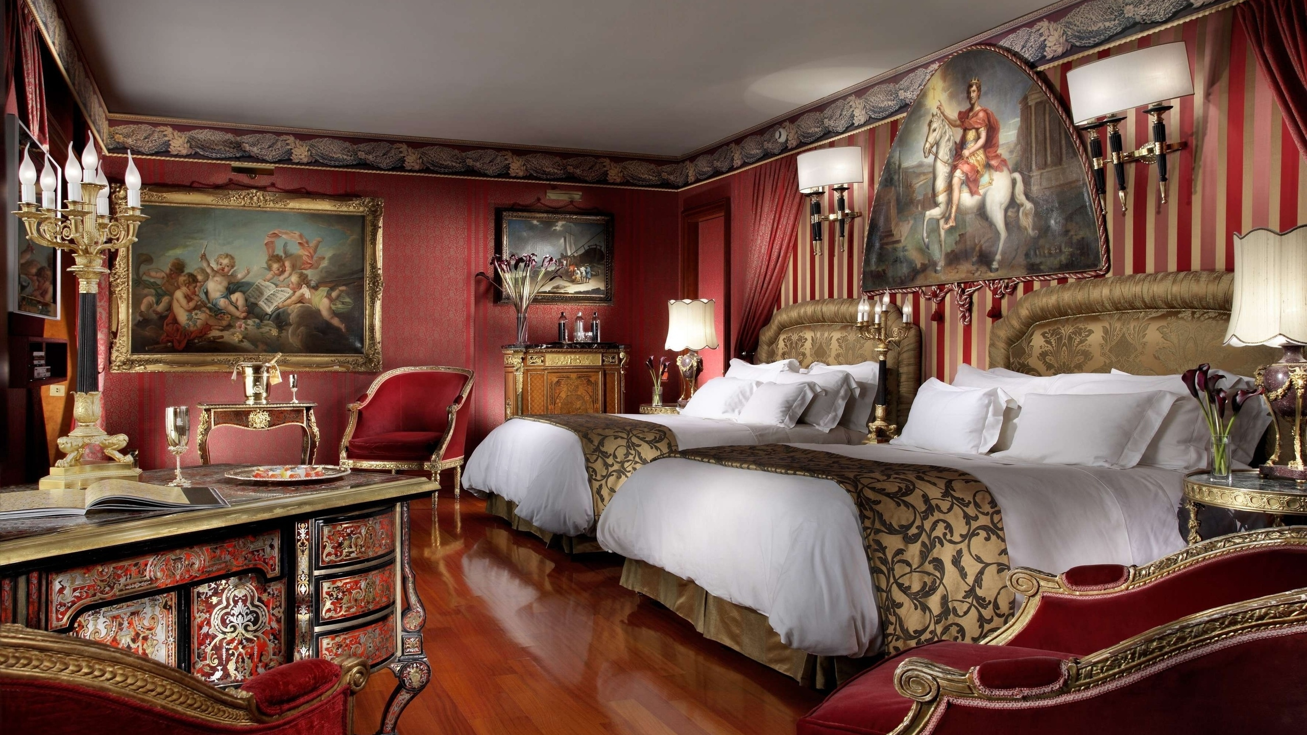 Ropa de Cama Blanca y Marrón. Wallpaper in 2560x1440 Resolution