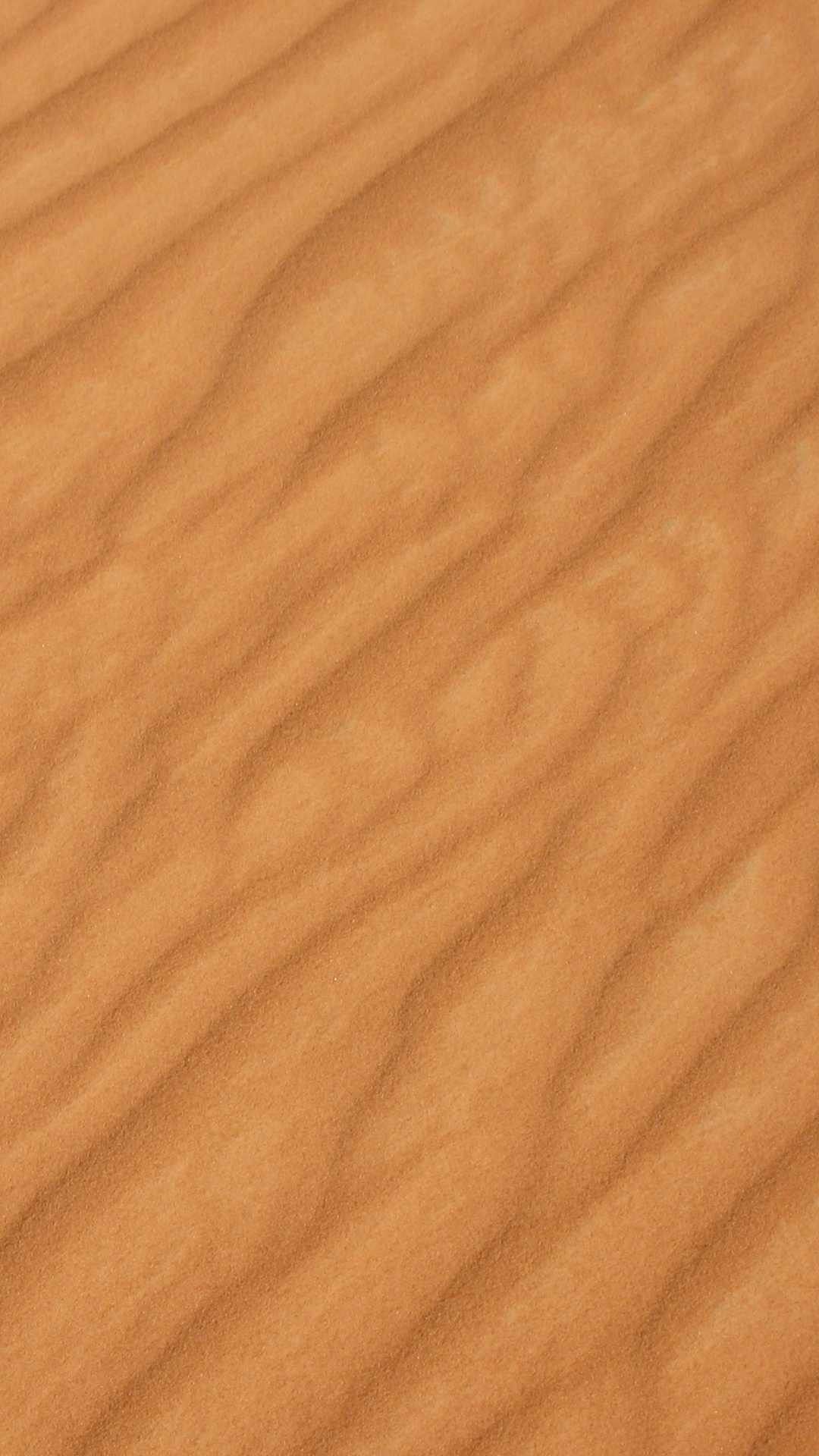 Brauner Holztisch Mit Weißem Textil. Wallpaper in 1080x1920 Resolution