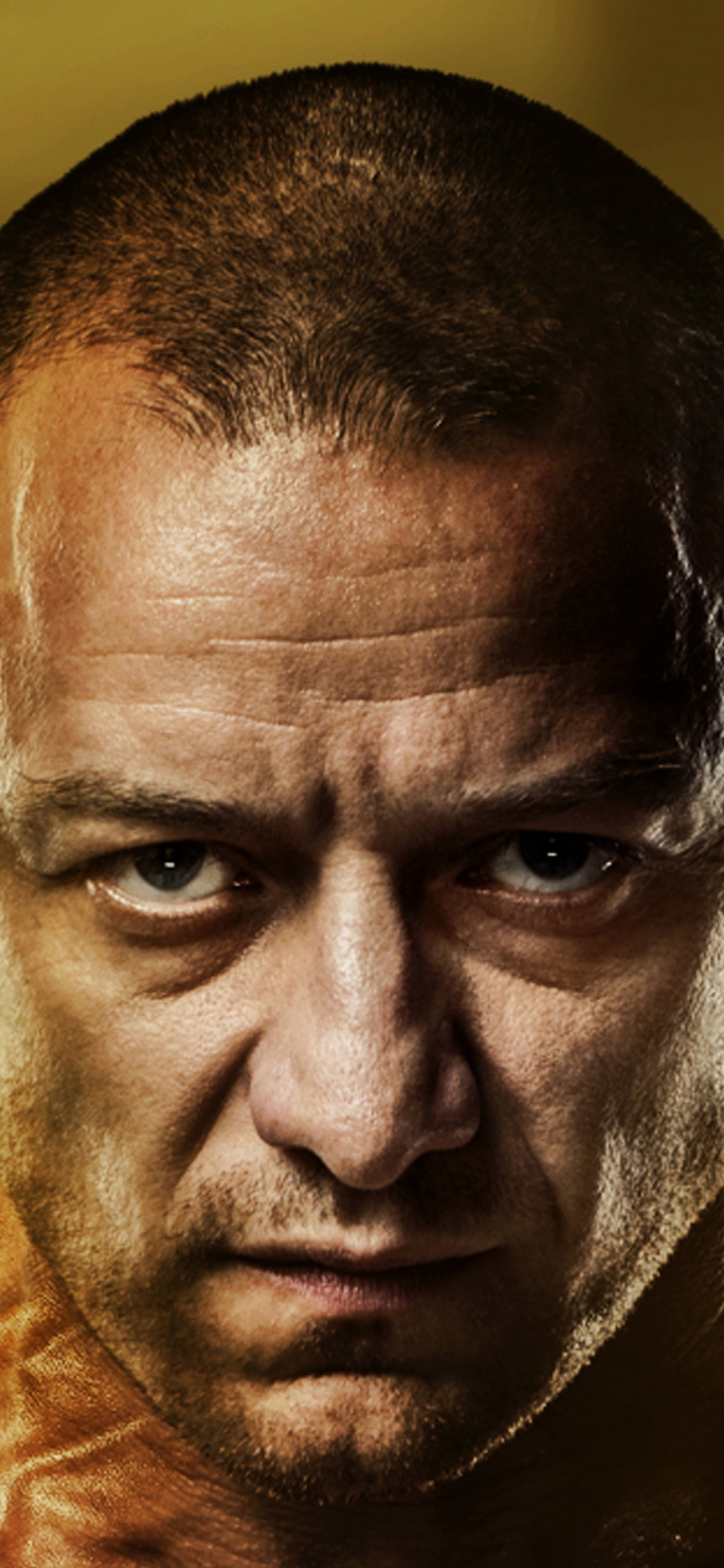 Homme en Veste de Cuir Marron. Wallpaper in 1125x2436 Resolution