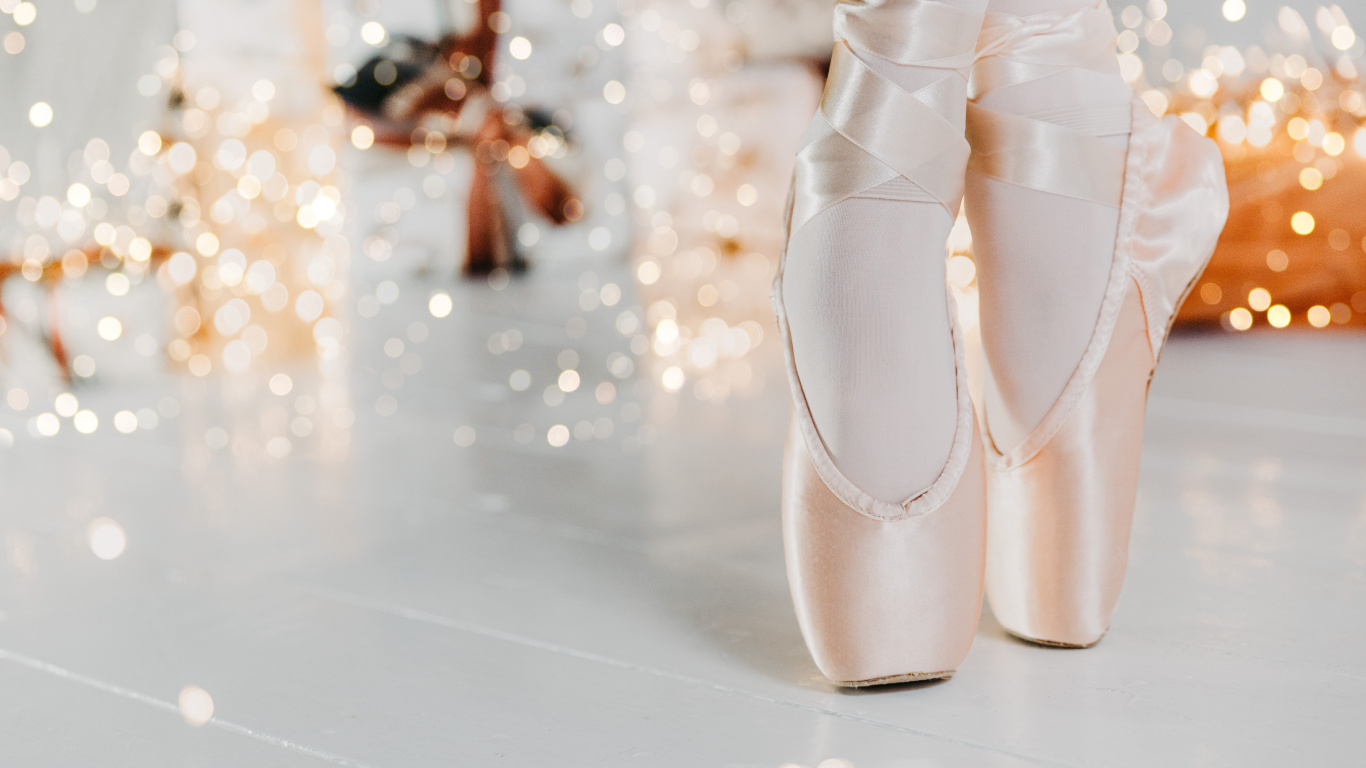 White Peep Toe Heeled Shoes. Wallpaper in 1366x768 Resolution