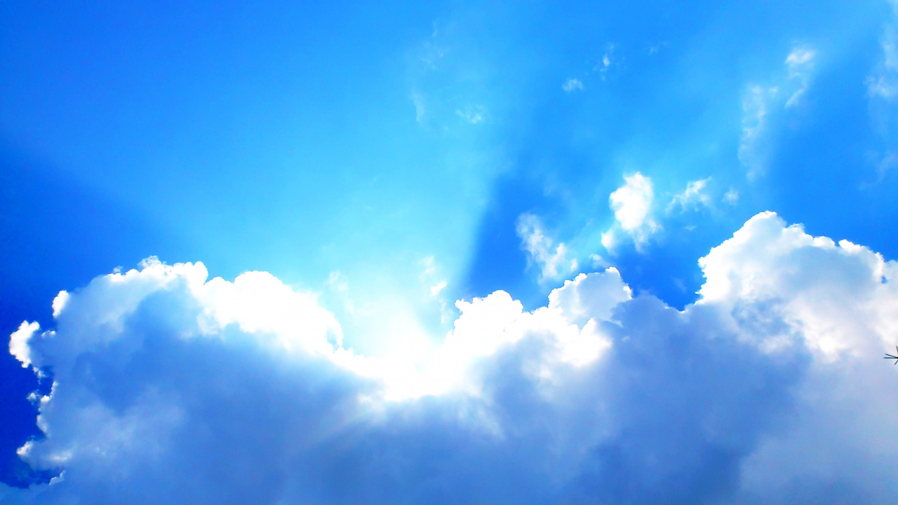 Weiße Wolken Und Blauer Himmel Tagsüber. Wallpaper in 1280x720 Resolution