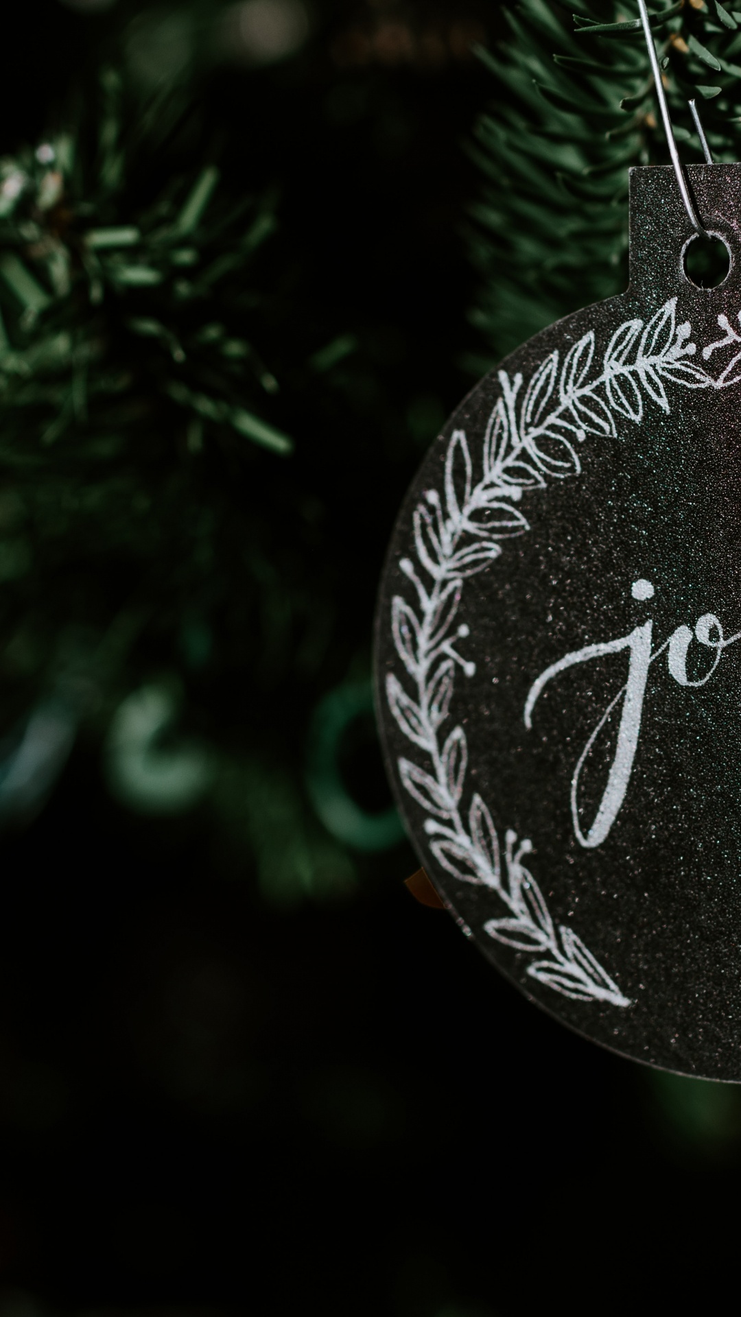 Black and White Happy New Year Round Pendant. Wallpaper in 1080x1920 Resolution