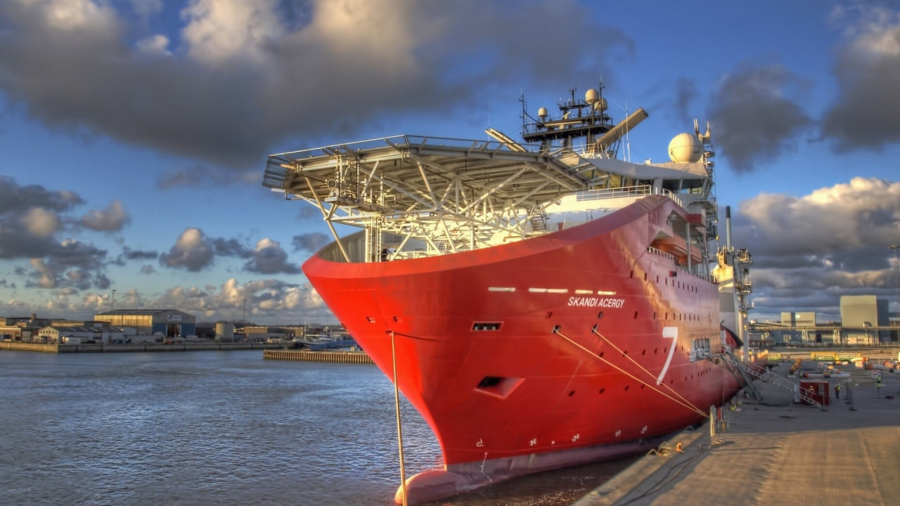 Red and White Ship on Sea During Daytime. Wallpaper in 1280x720 Resolution