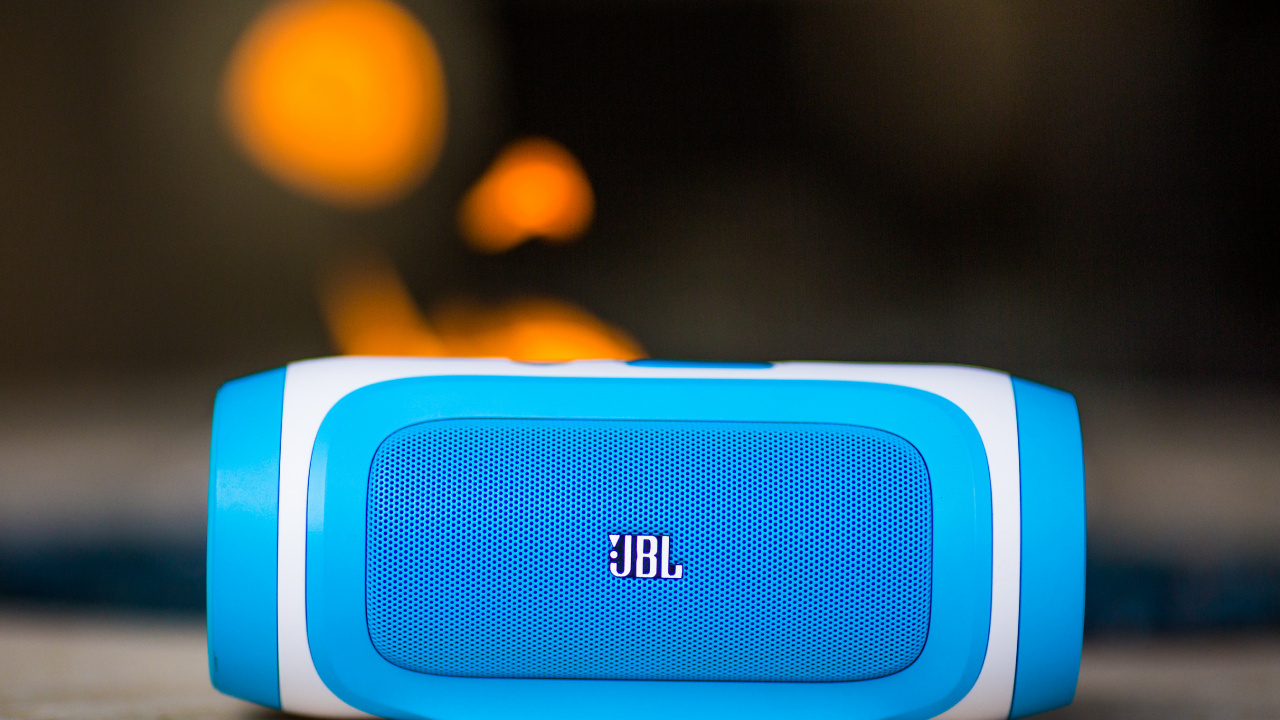 Blue and White Jbl Portable Speaker. Wallpaper in 1280x720 Resolution