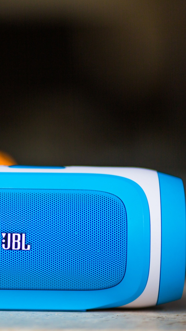 Blue and White Jbl Portable Speaker. Wallpaper in 720x1280 Resolution