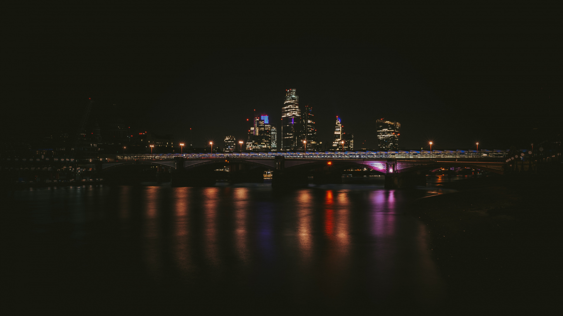 Lichter Der Stadt Während Der Nacht. Wallpaper in 1920x1080 Resolution