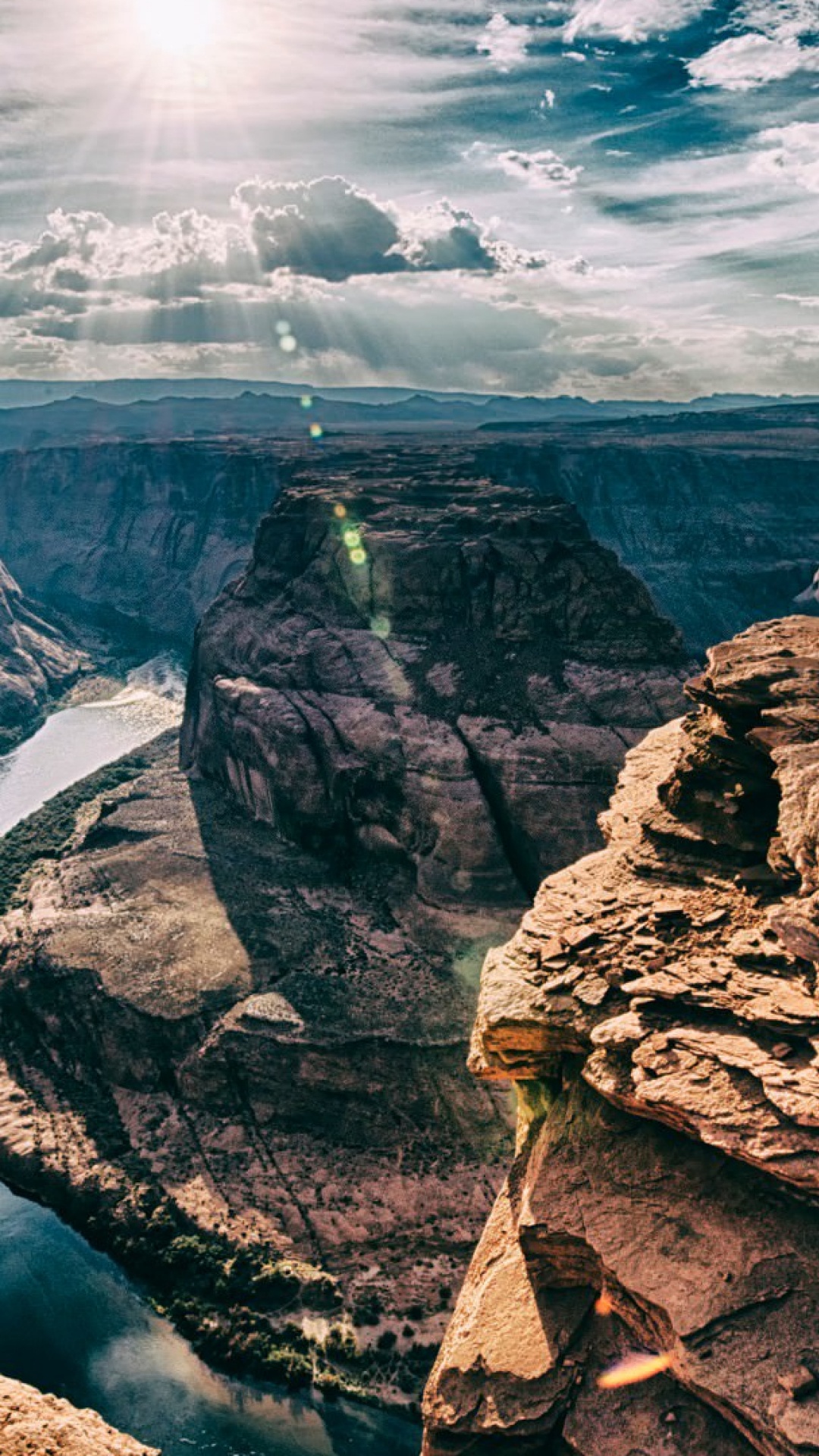 Brauner Felsiger Berg Unter Weißen Wolken Tagsüber. Wallpaper in 1080x1920 Resolution