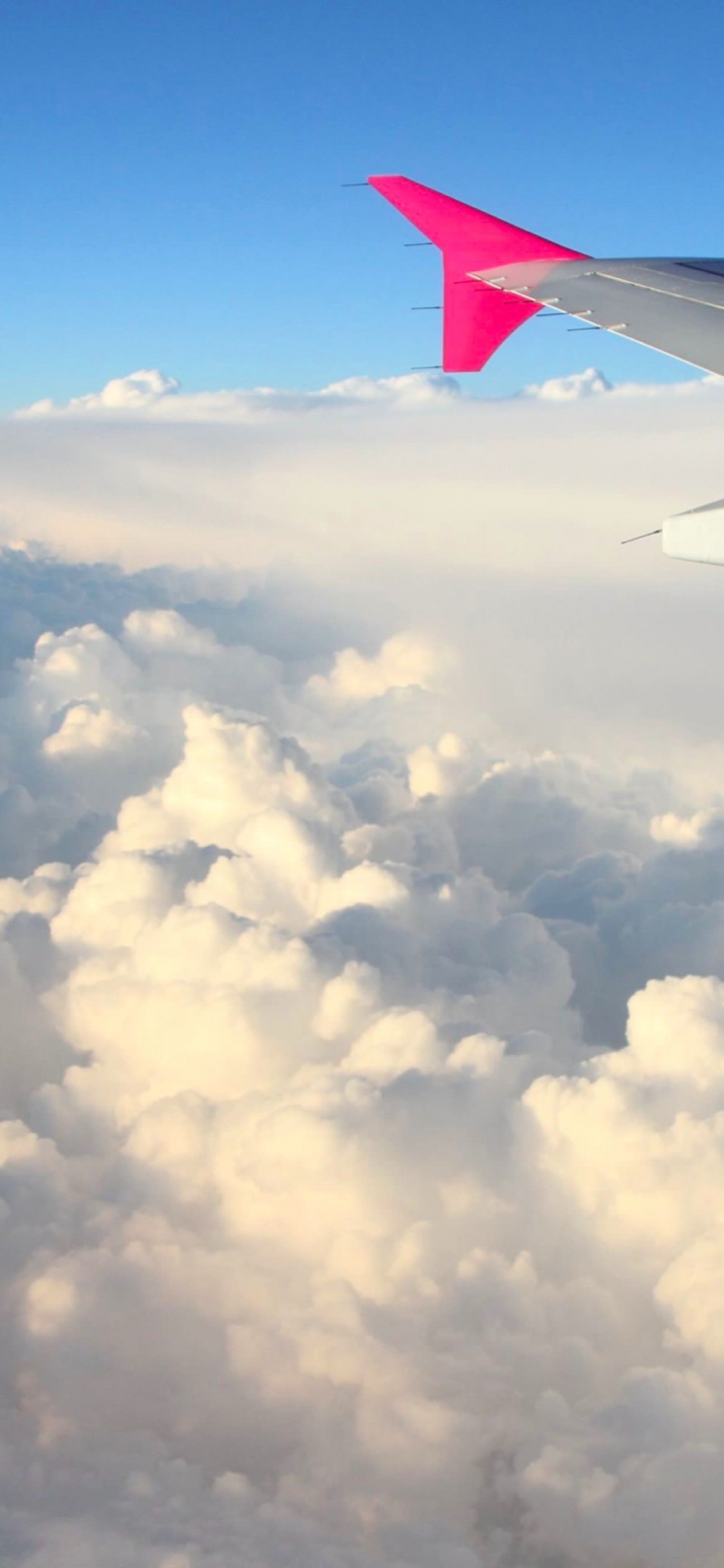Nuages Blancs et Ciel Bleu Pendant la Journée. Wallpaper in 1125x2436 Resolution