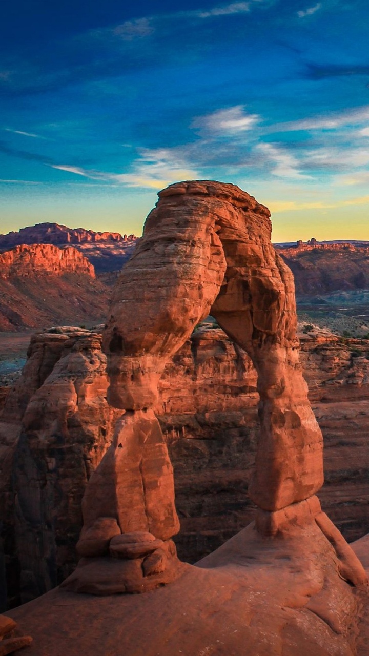 Brown Rock Formation Under Blue Sky During Daytime. Wallpaper in 720x1280 Resolution