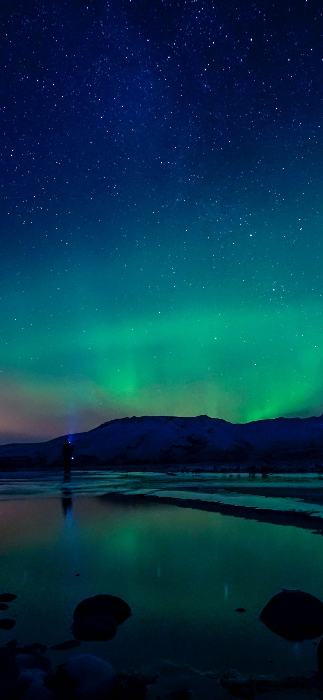 Aurora, Natur, Nacht, Atmosphäre, Meer. Wallpaper in 1125x2436 Resolution