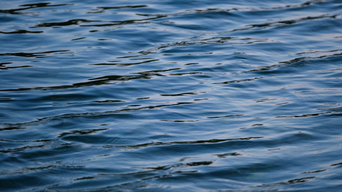 Reflexión, Oceano, Lago, el Viento de la Onda, Agua. Wallpaper in 1366x768 Resolution