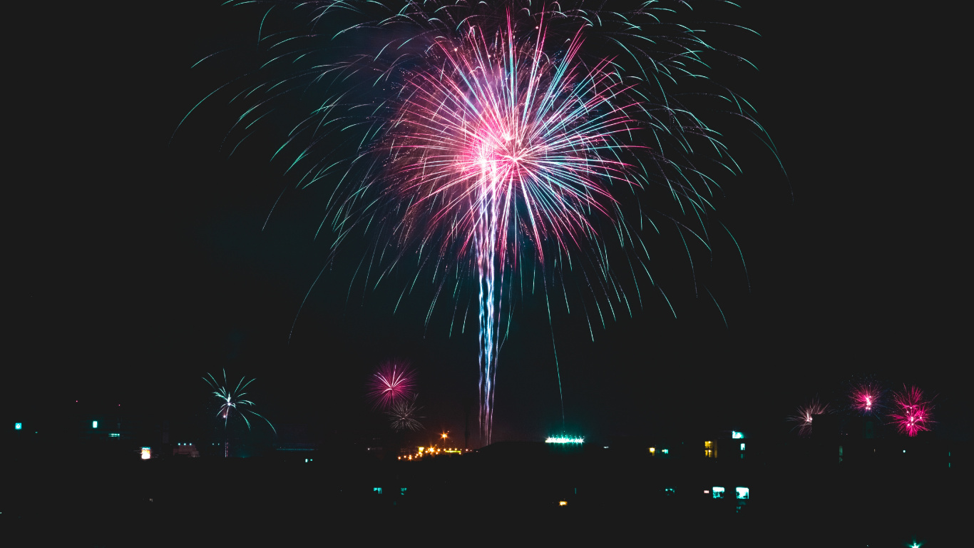 Feuerwerk, Neue Jahre Tag, Nacht, Mitternacht, Veranstaltung. Wallpaper in 1366x768 Resolution