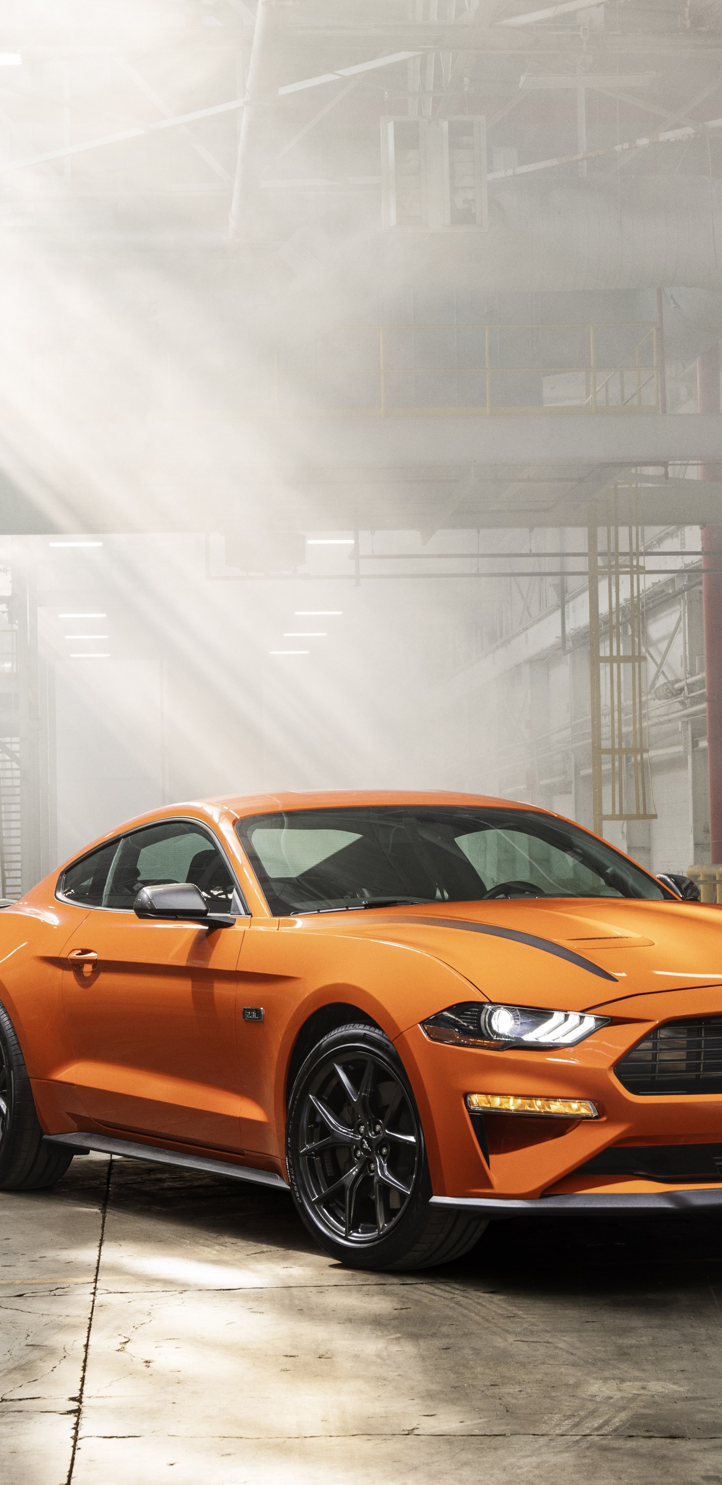 Orange Bmw m 3 Coupe Auf Der Straße Geparkt. Wallpaper in 1440x2960 Resolution