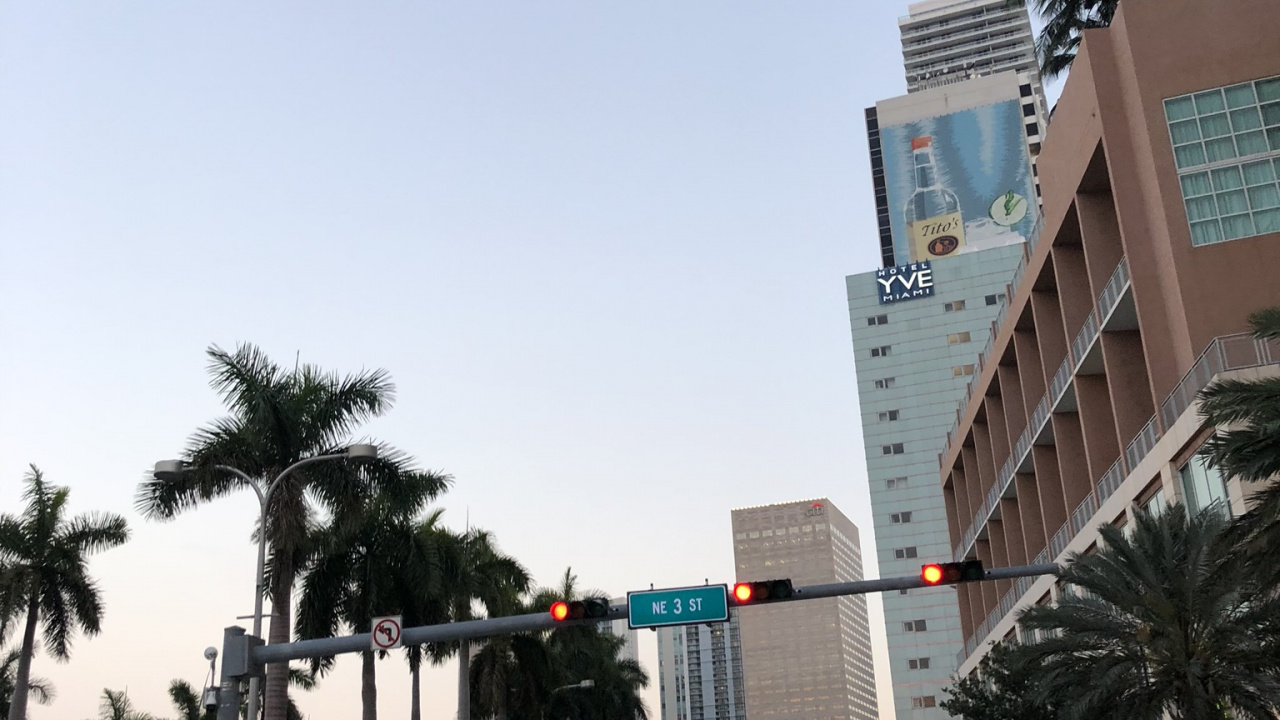 King, Road, Infrastructure, Road Surface, Street. Wallpaper in 1280x720 Resolution