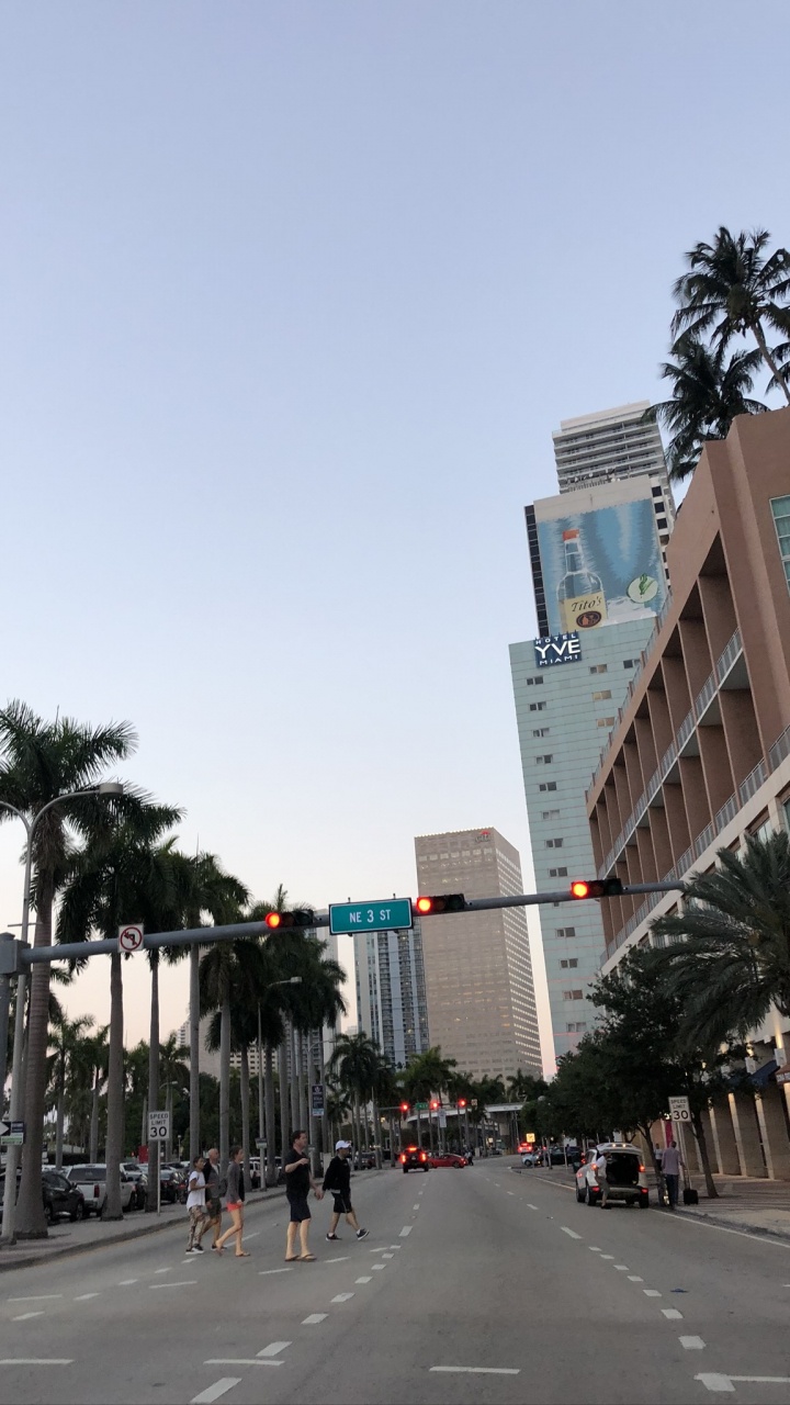 King, Road, Infrastructure, Road Surface, Street. Wallpaper in 720x1280 Resolution