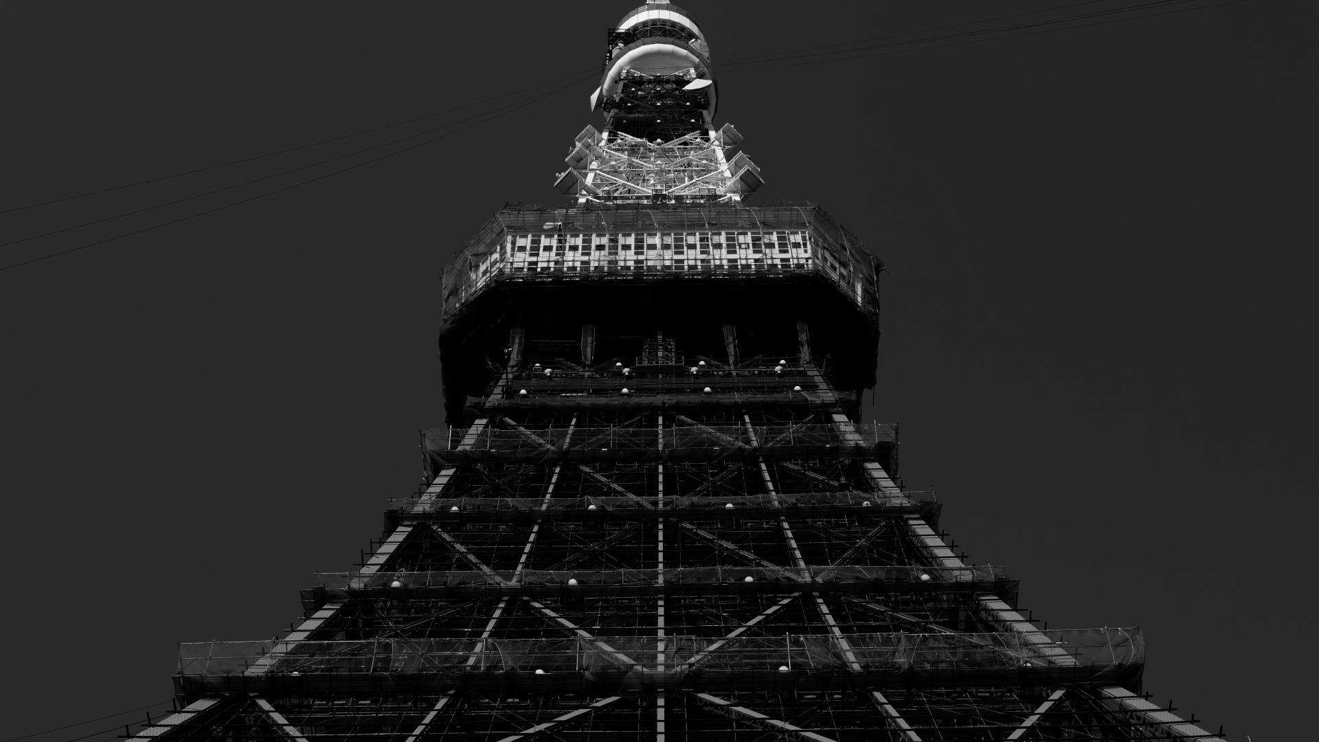 Schwarz-weißer Turm Mit Lichtern. Wallpaper in 1920x1080 Resolution