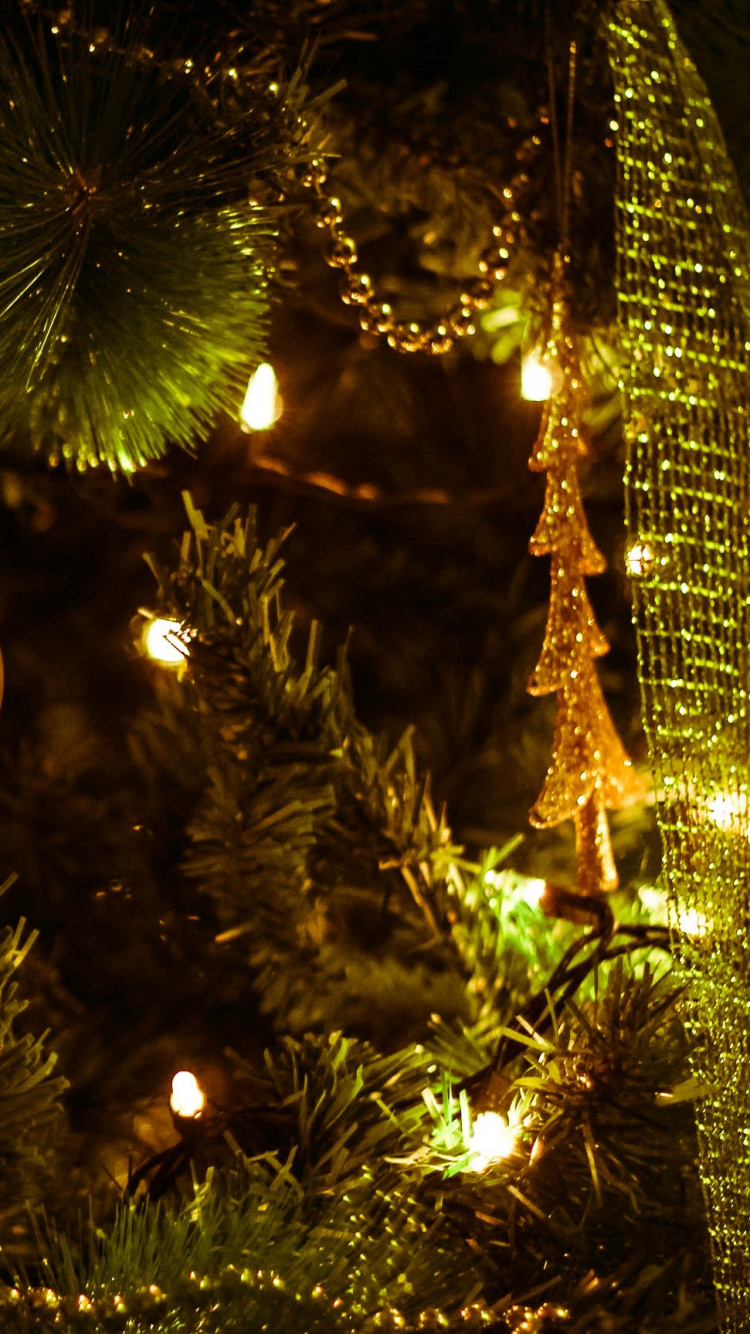 Le Jour De Noël, Décoration de Noël, Arbre de Noël, Éclairage, Les Lumières de Noël. Wallpaper in 750x1334 Resolution