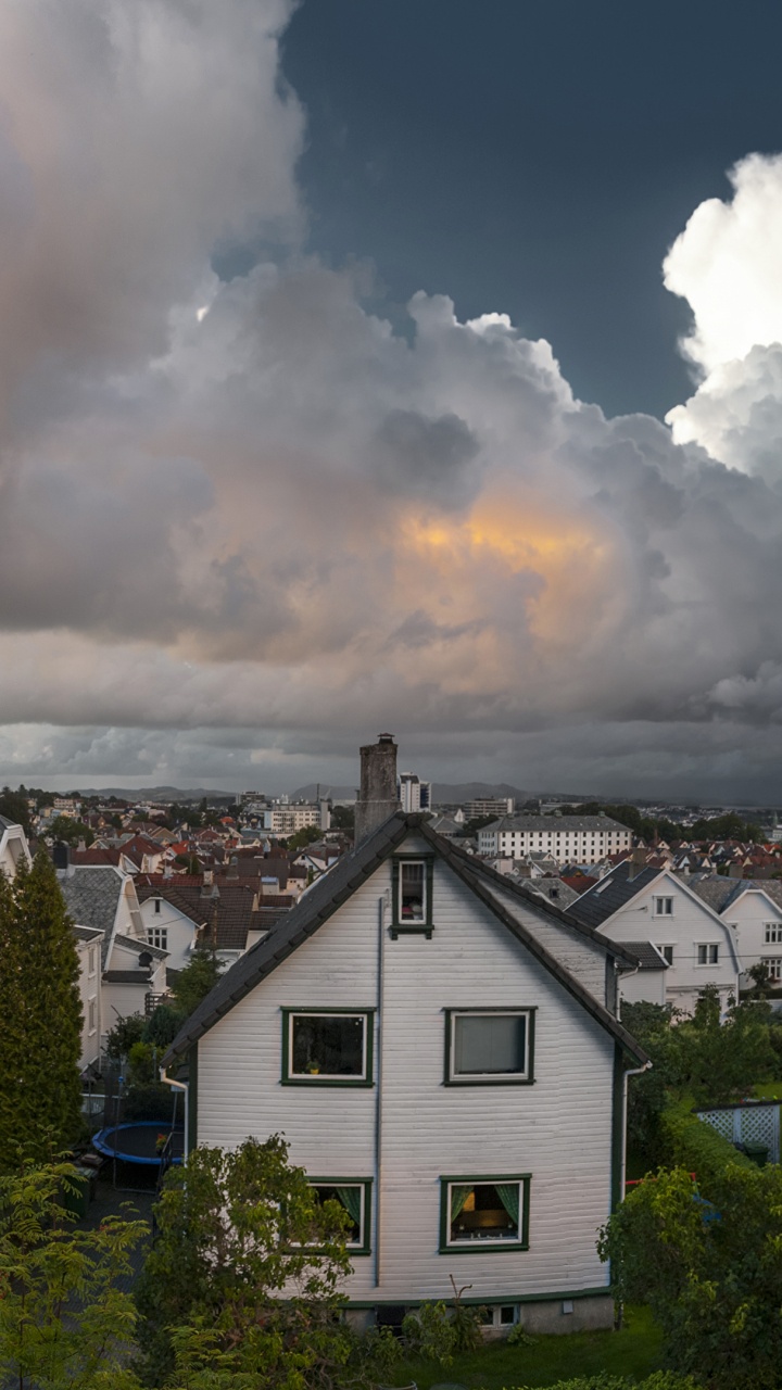 White and Brown Concrete House Under White Clouds and Blue Sky During Daytime. Wallpaper in 720x1280 Resolution