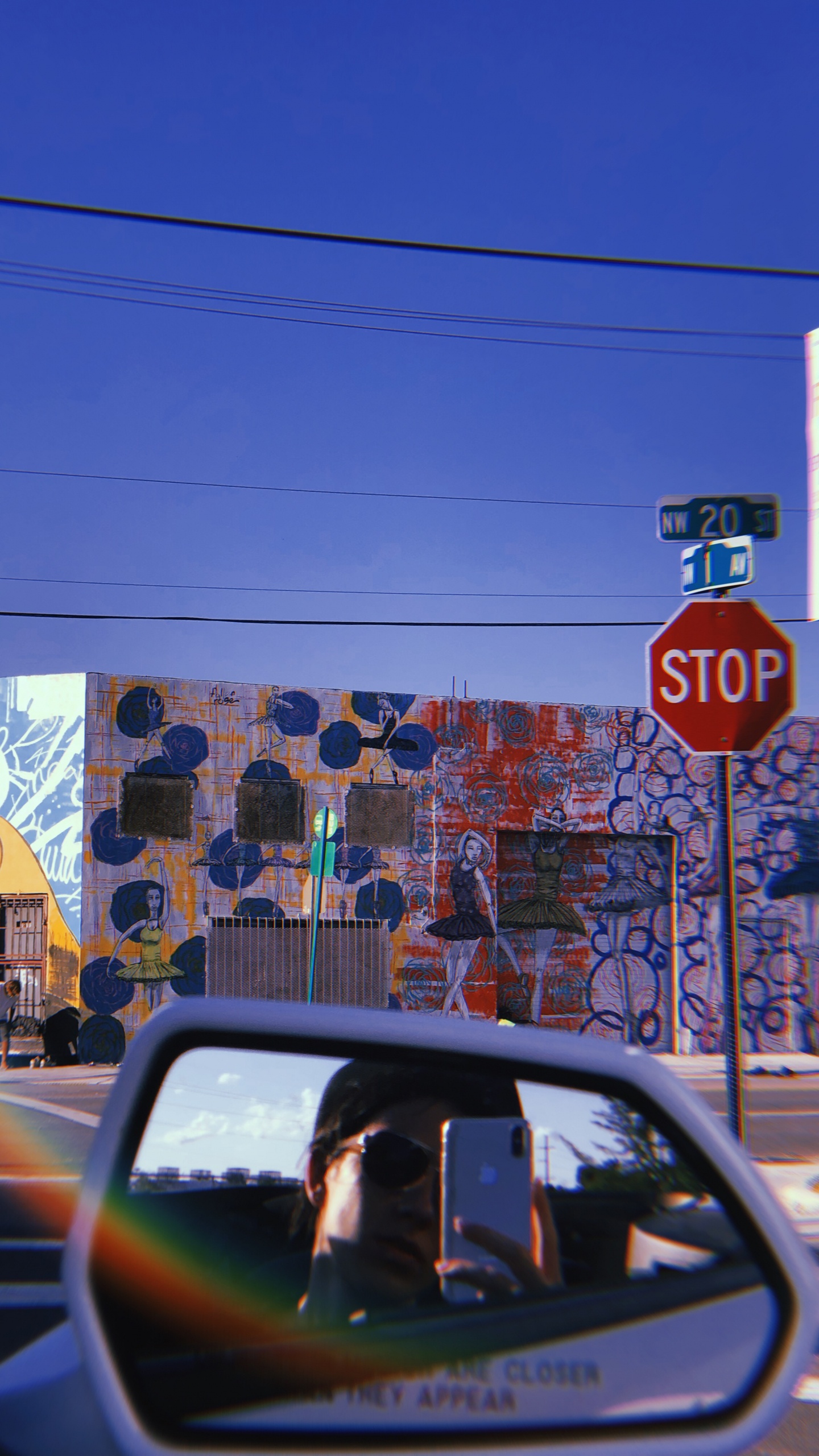 Miami, Señal de Stop, Coche, Ventana, Espejo Automotriz. Wallpaper in 1440x2560 Resolution