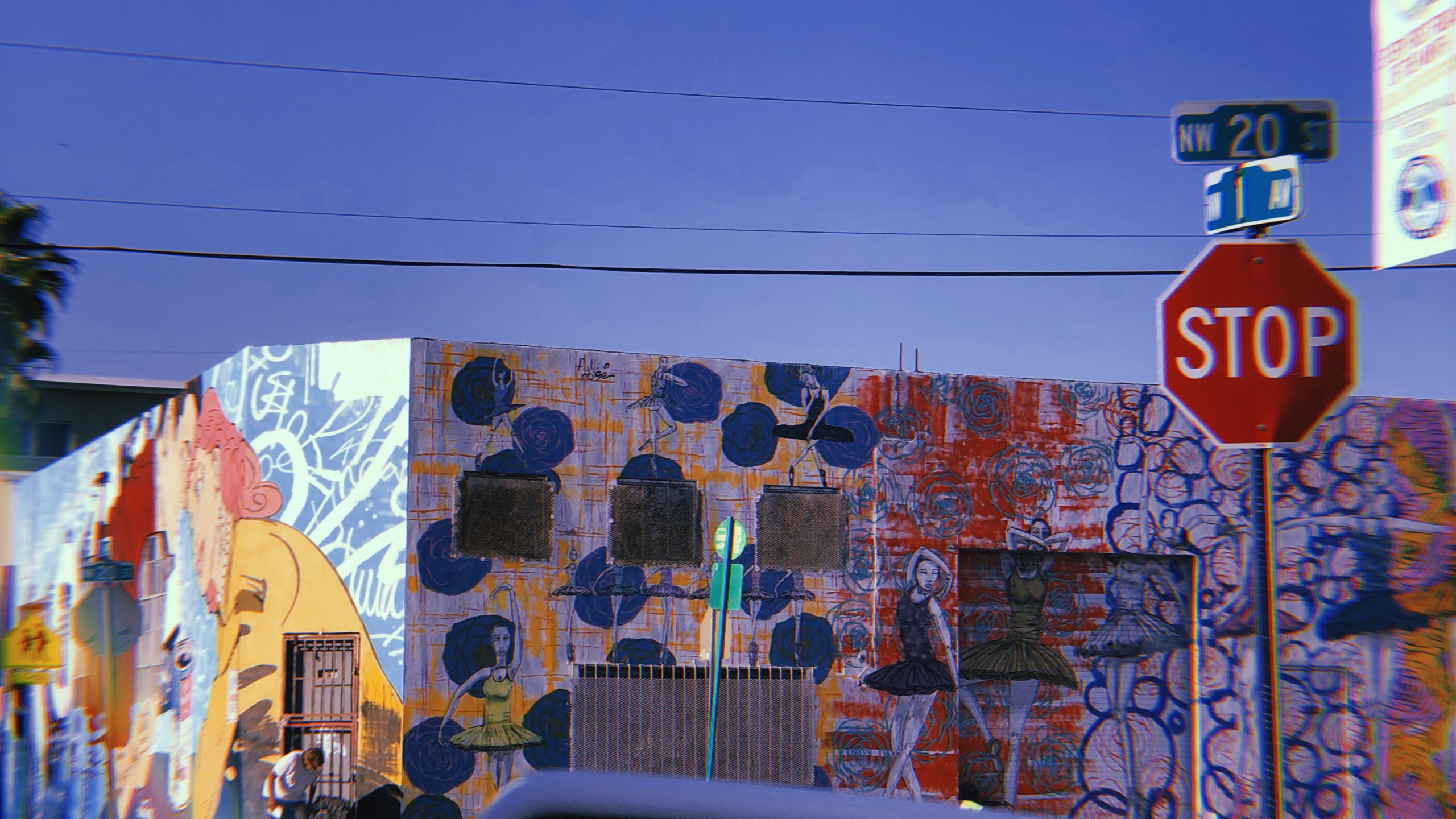 Miami, Stoppschild, Car, Fenster, Kfz-Spiegel. Wallpaper in 2560x1440 Resolution