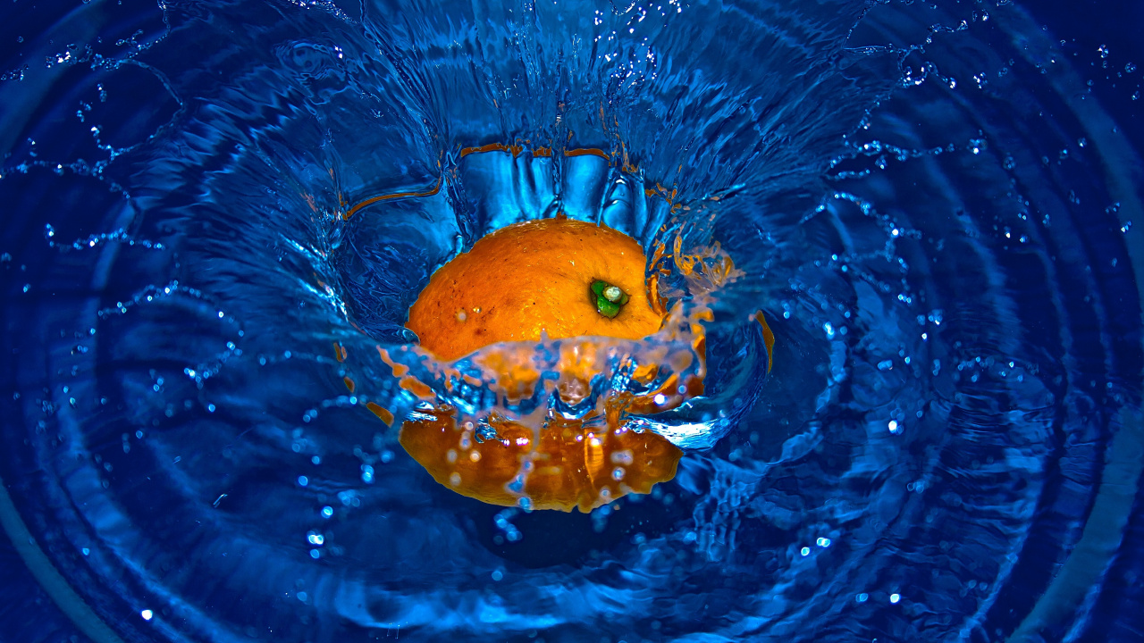 Cítricos Amarillos Sobre el Agua. Wallpaper in 1280x720 Resolution